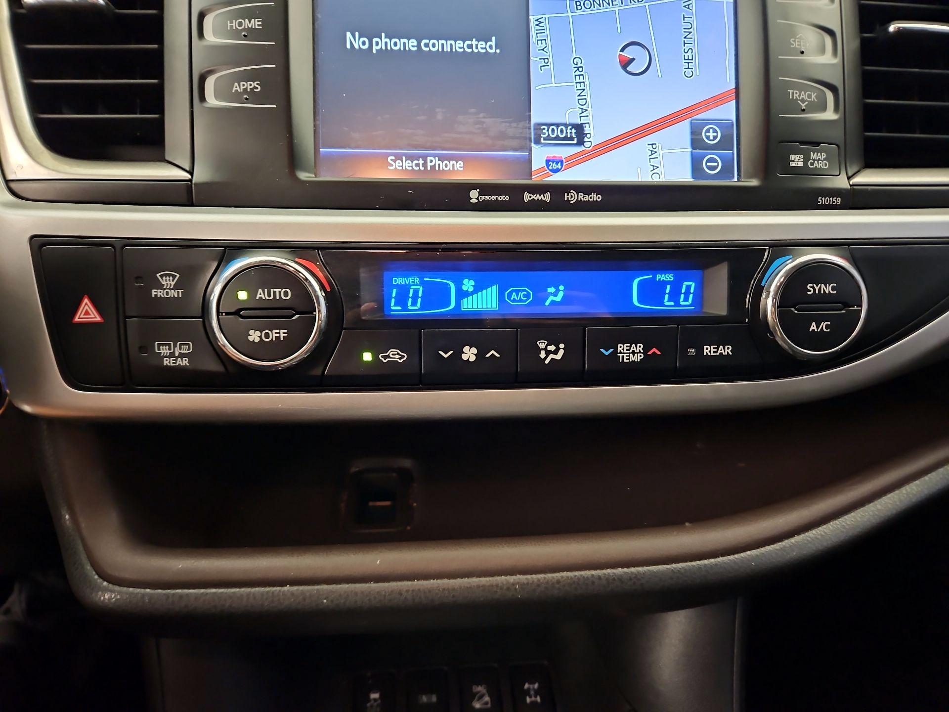 Thumbnail: 2016 Toyota Highlander - 17