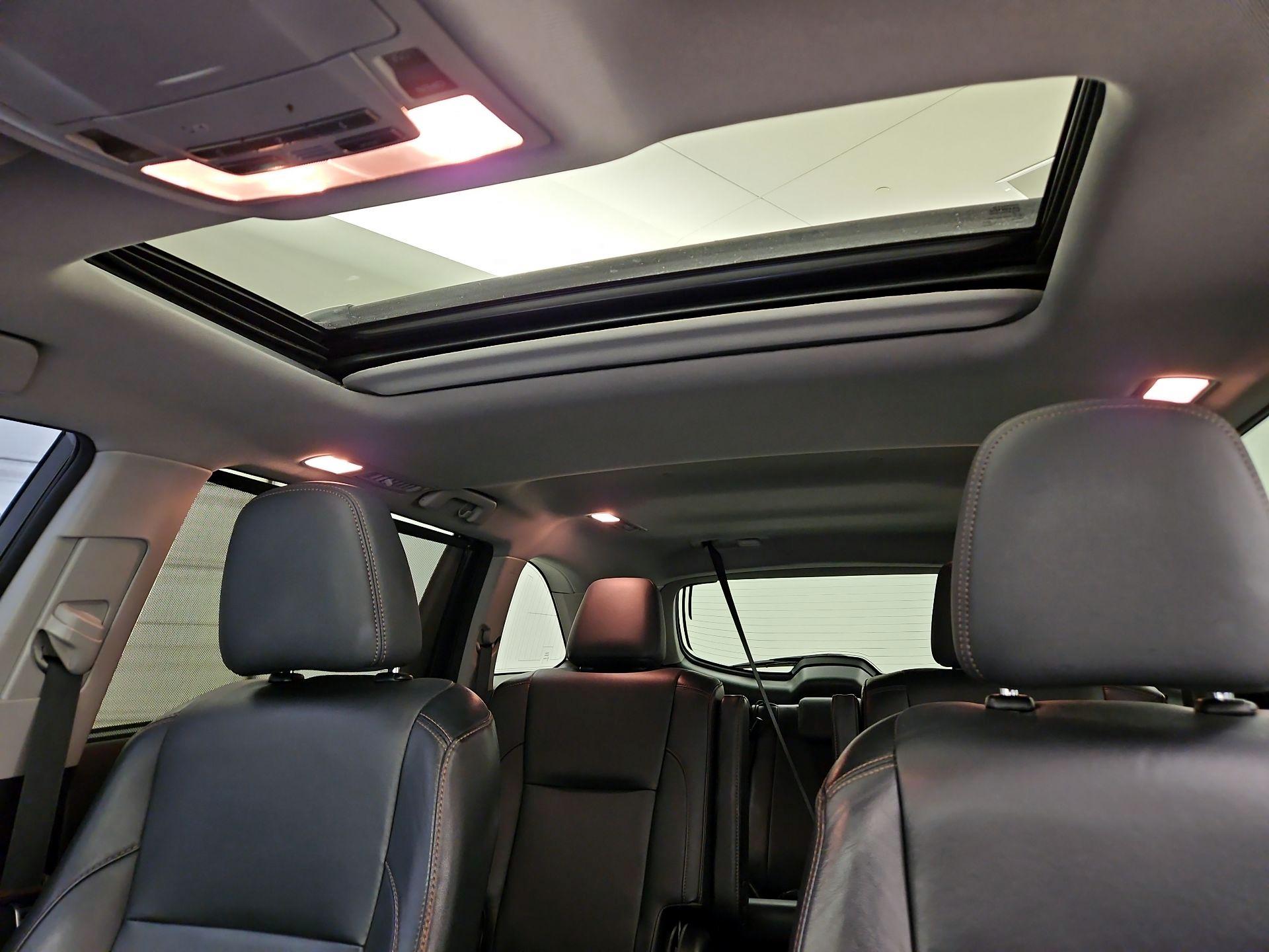 Thumbnail: 2016 Toyota Highlander - 20