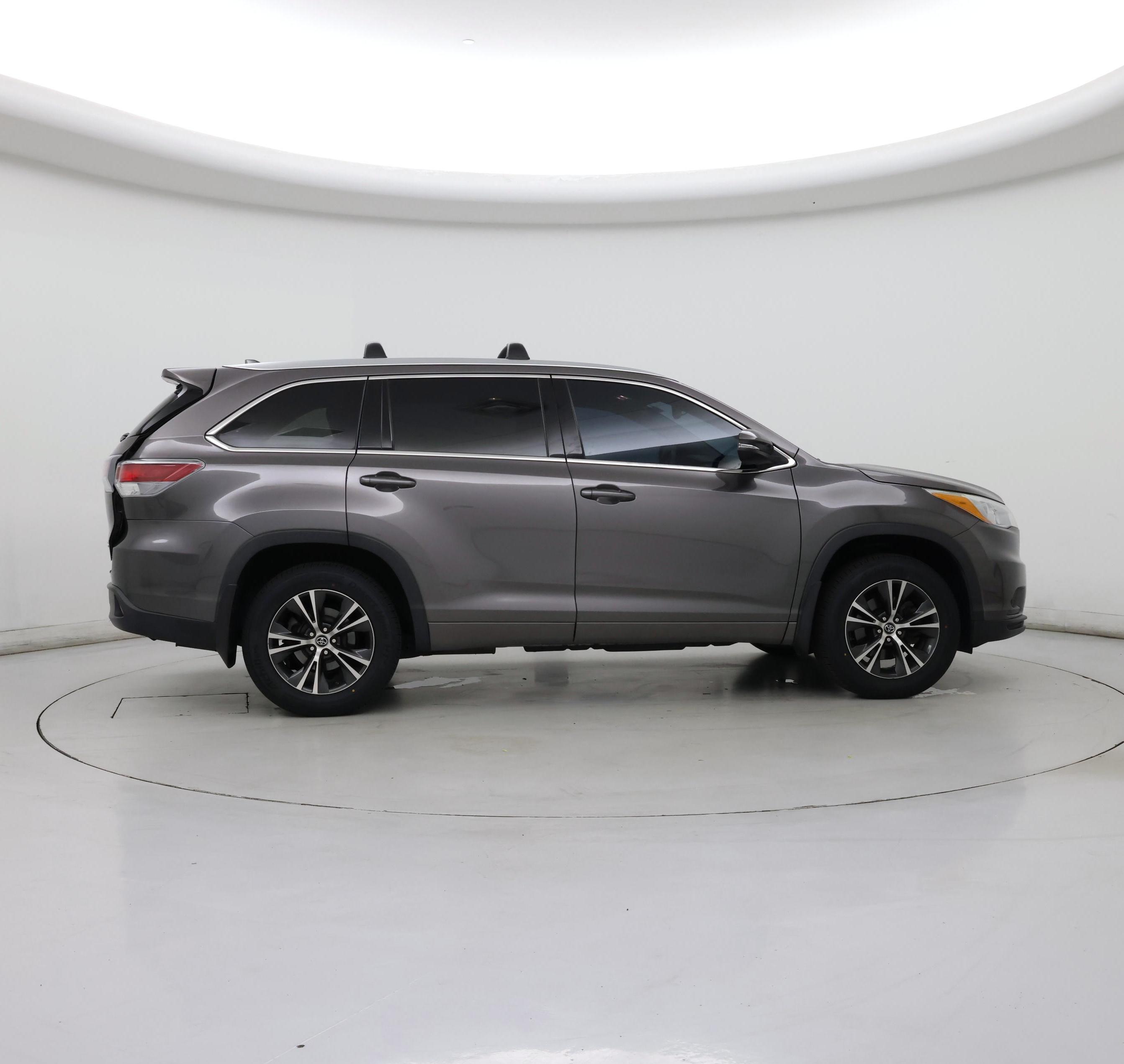 Thumbnail: 2016 Toyota Highlander - 7
