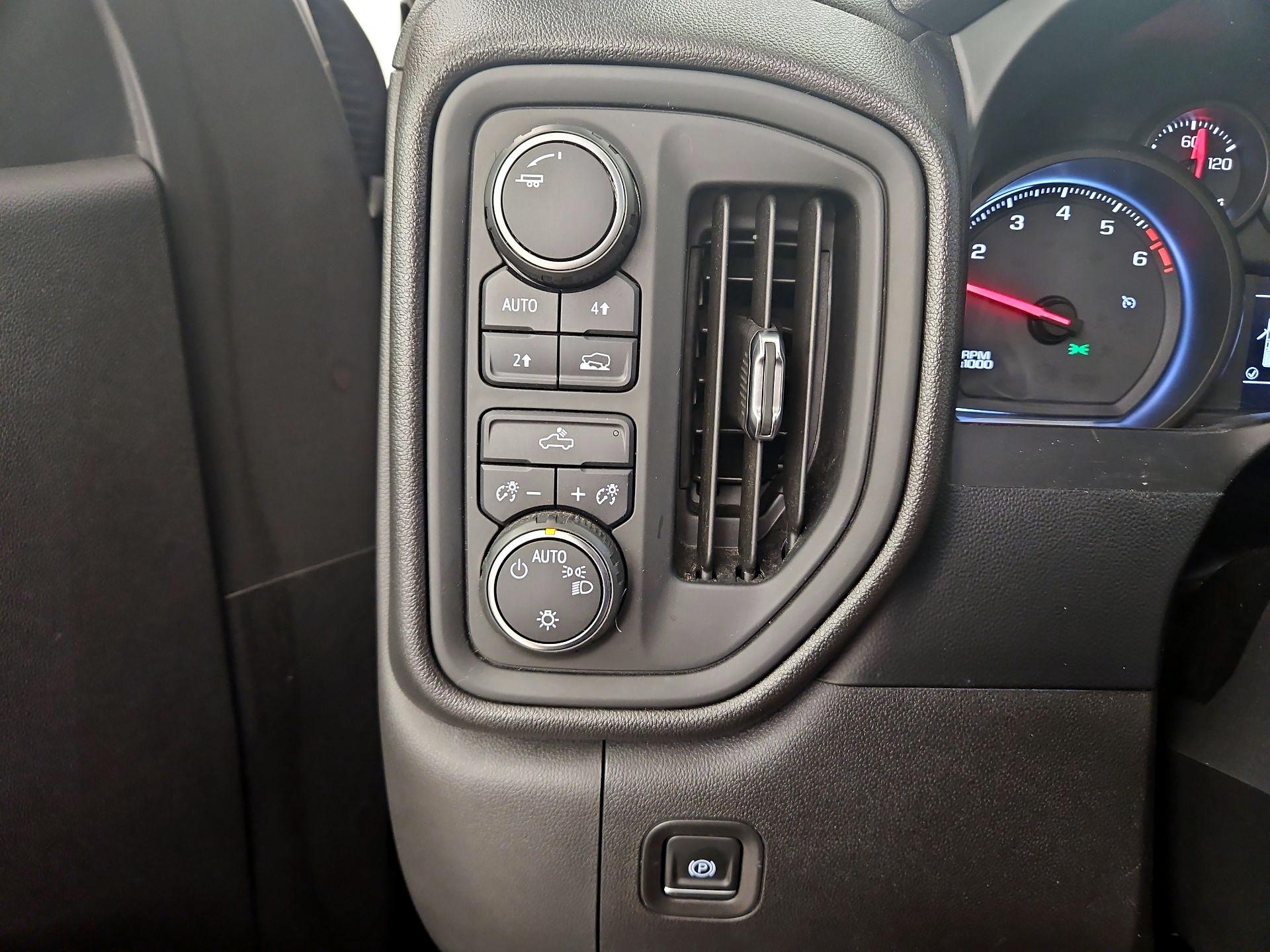 Thumbnail: 2019 Chevrolet Silverado 1500 - 13