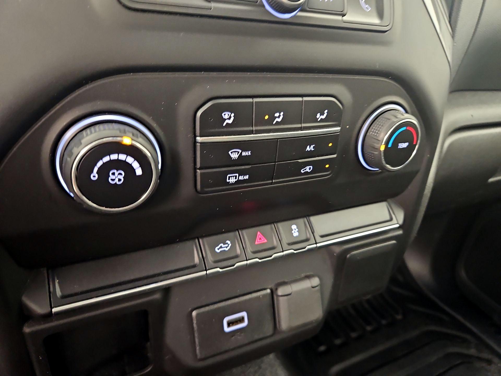 Thumbnail: 2019 Chevrolet Silverado 1500 - 16