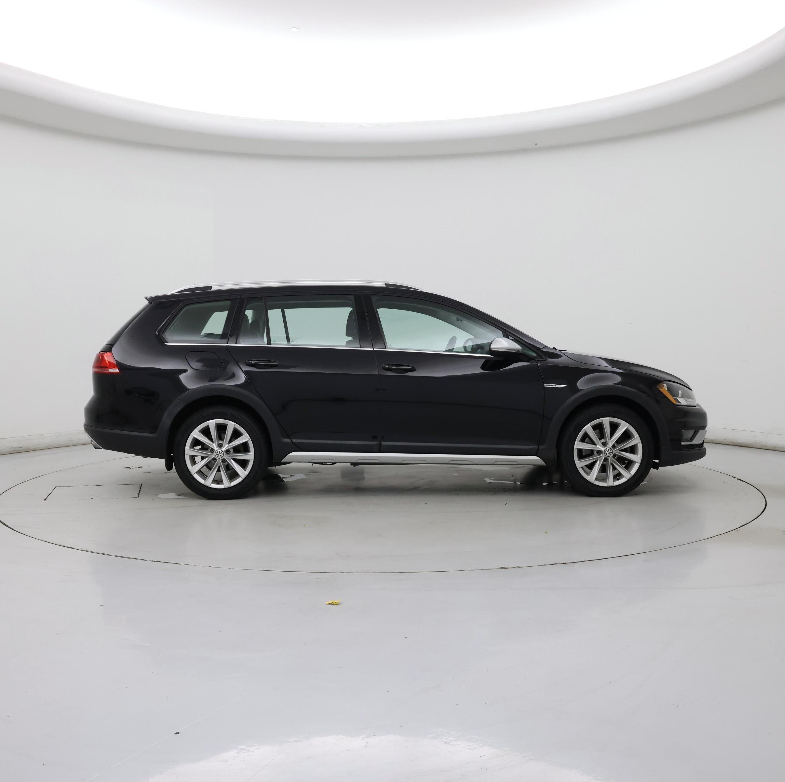 Thumbnail: 2017 Volkswagen Golf - 7