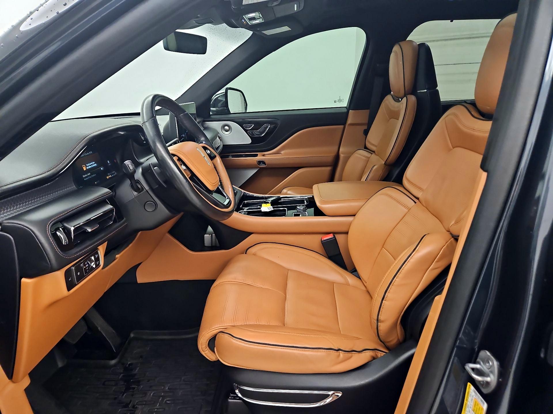 Thumbnail: 2020 Lincoln Aviator - 11