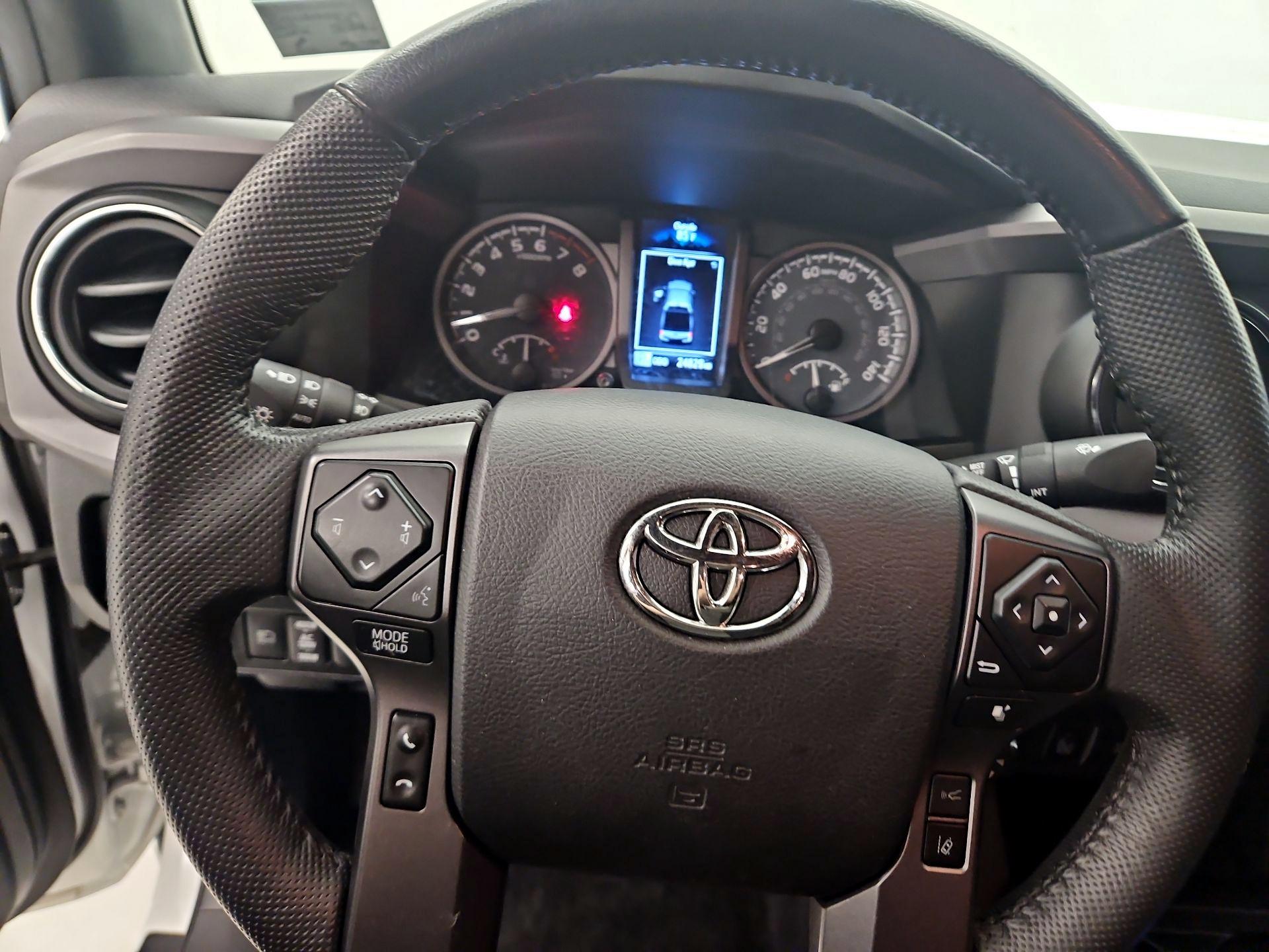 Thumbnail: 2022 Toyota Tacoma - 10