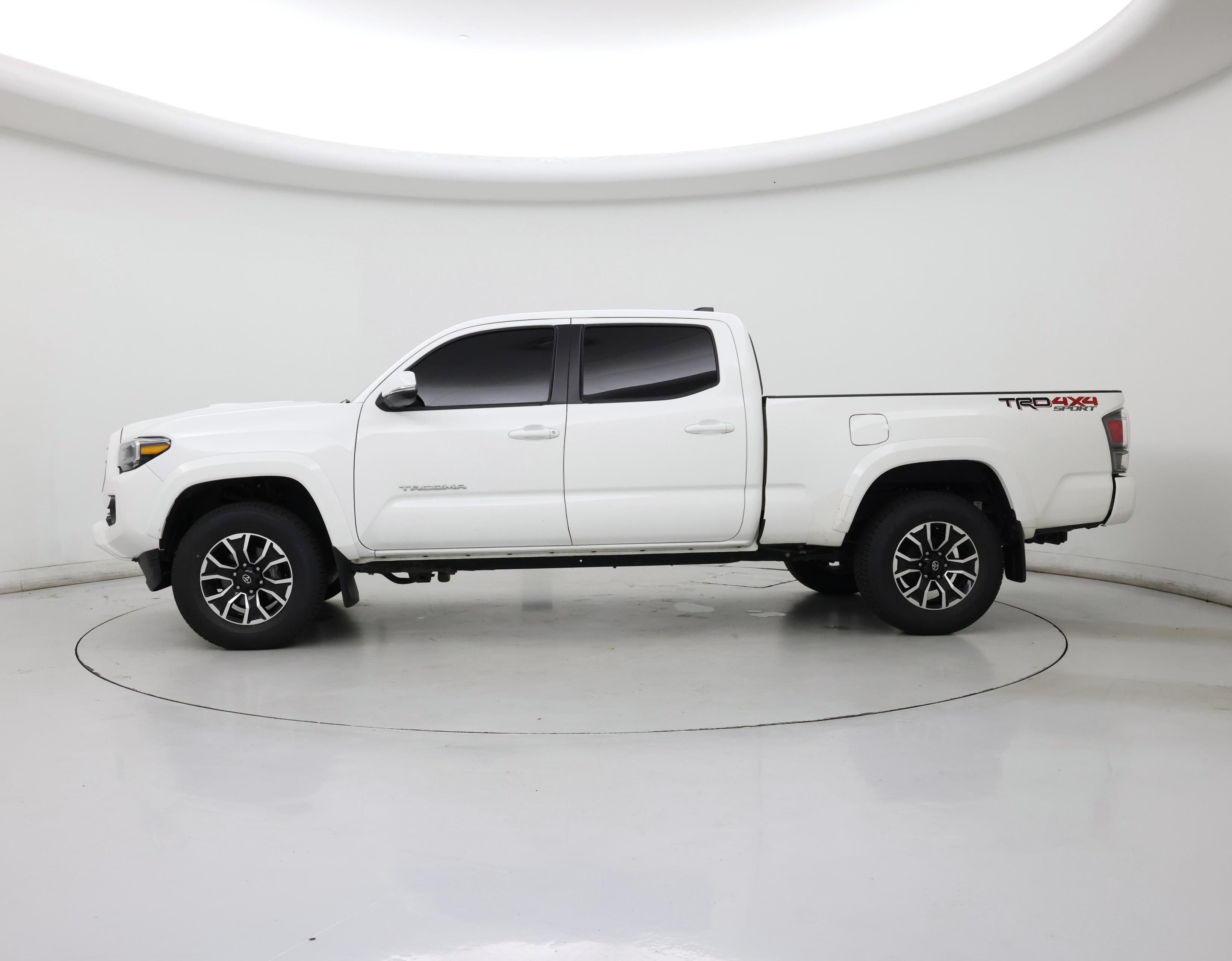 Thumbnail: 2022 Toyota Tacoma - 3