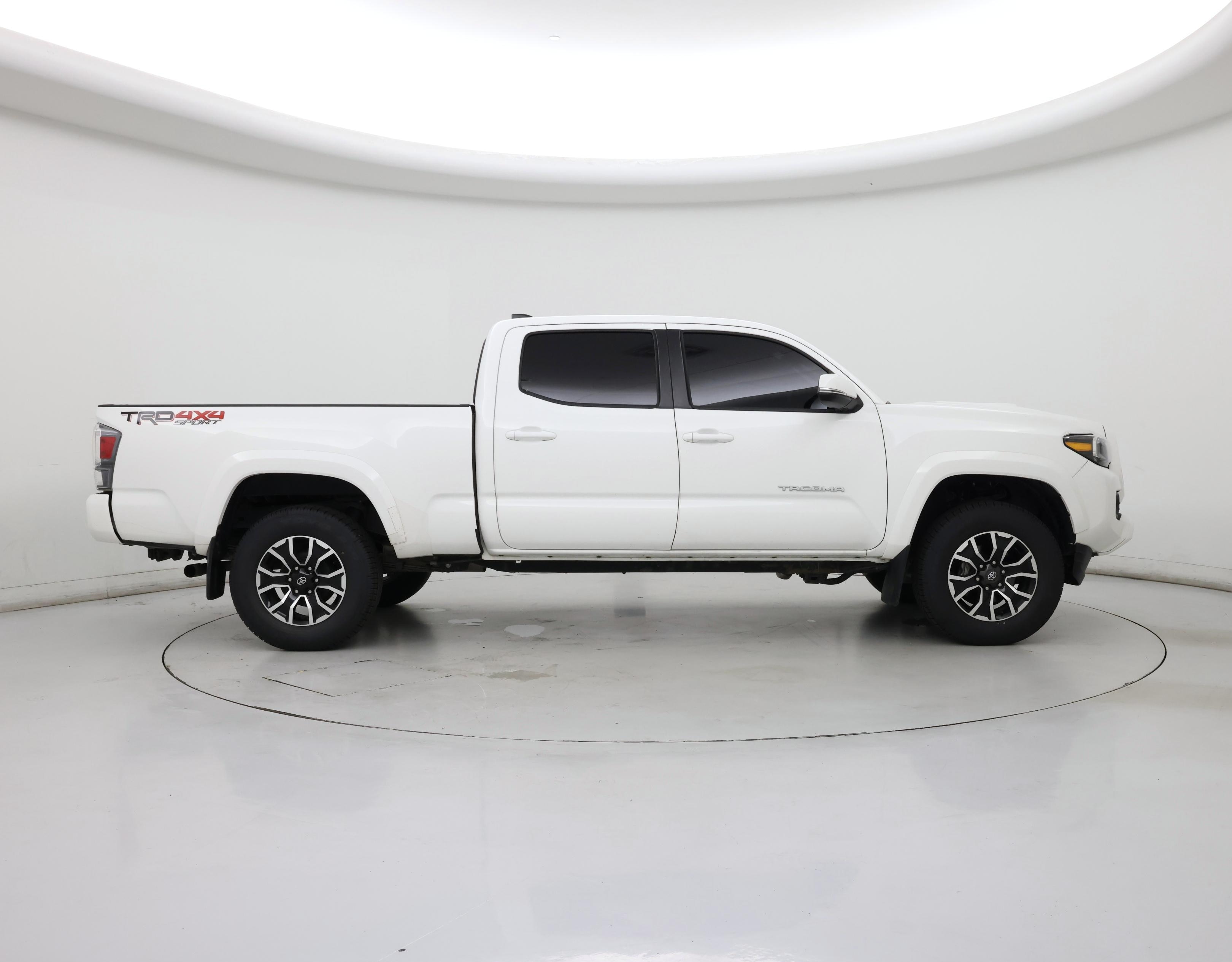 Thumbnail: 2022 Toyota Tacoma - 7