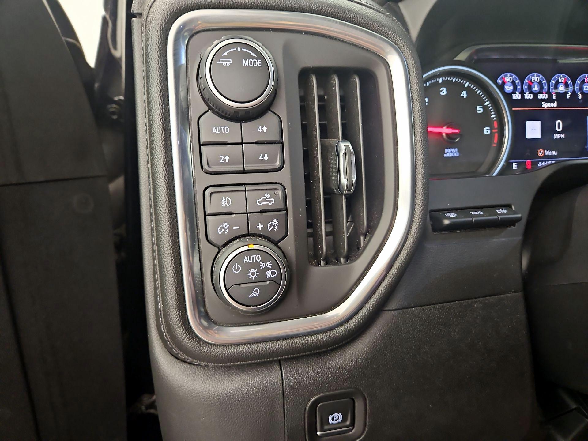 Thumbnail: 2020 Chevrolet Silverado 3500 - 13