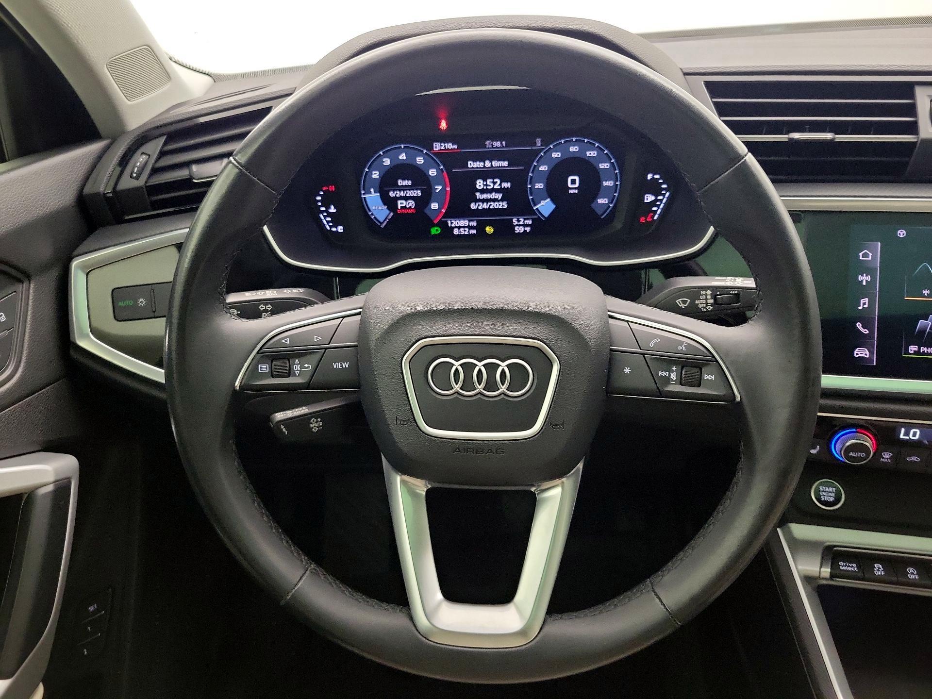 Thumbnail: 2022 Audi Q3 - 10
