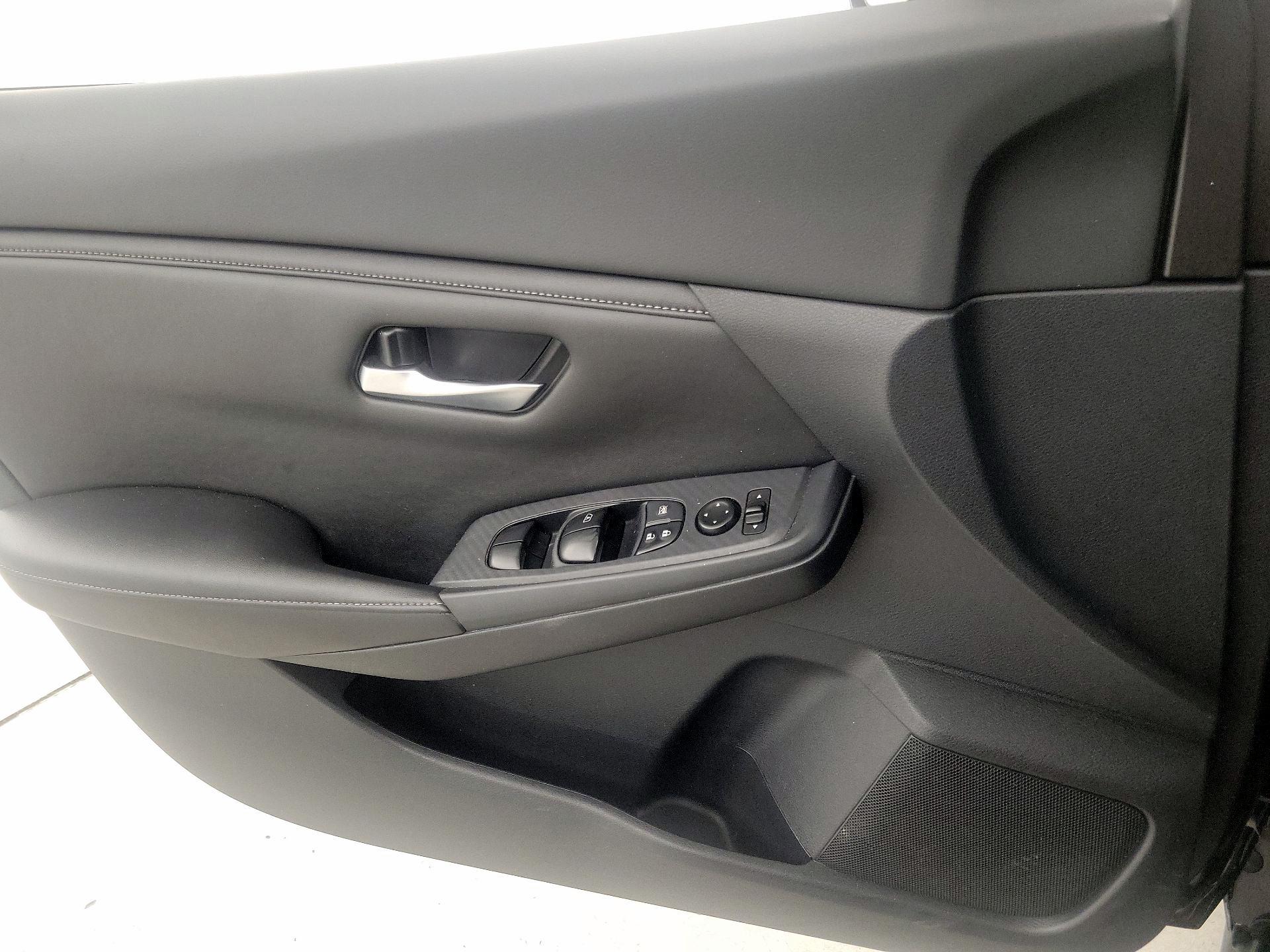 Thumbnail: 2021 Nissan Sentra - 12