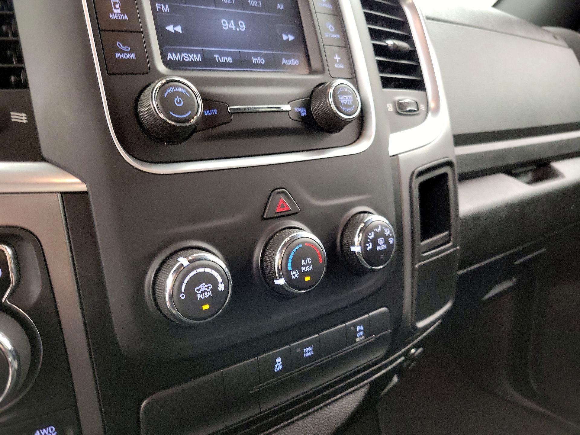 Thumbnail: 2021 RAM 1500 Classic - 16