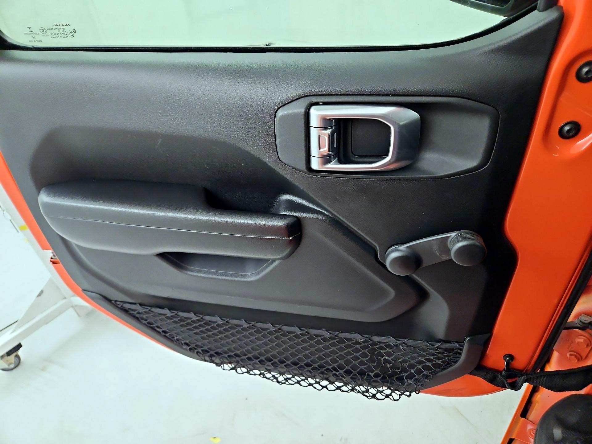 Thumbnail: 2019 Jeep Wrangler - 12