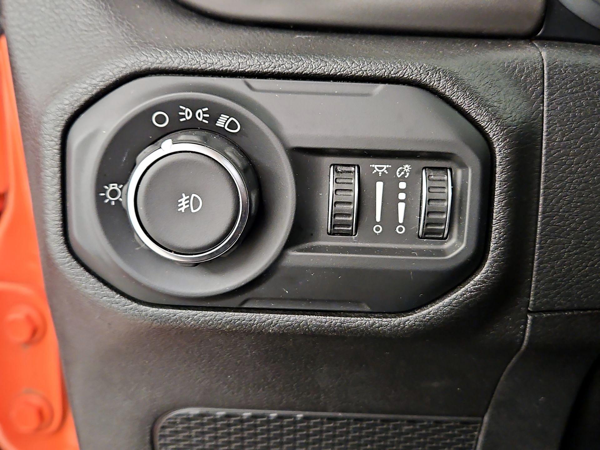 Thumbnail: 2019 Jeep Wrangler - 13