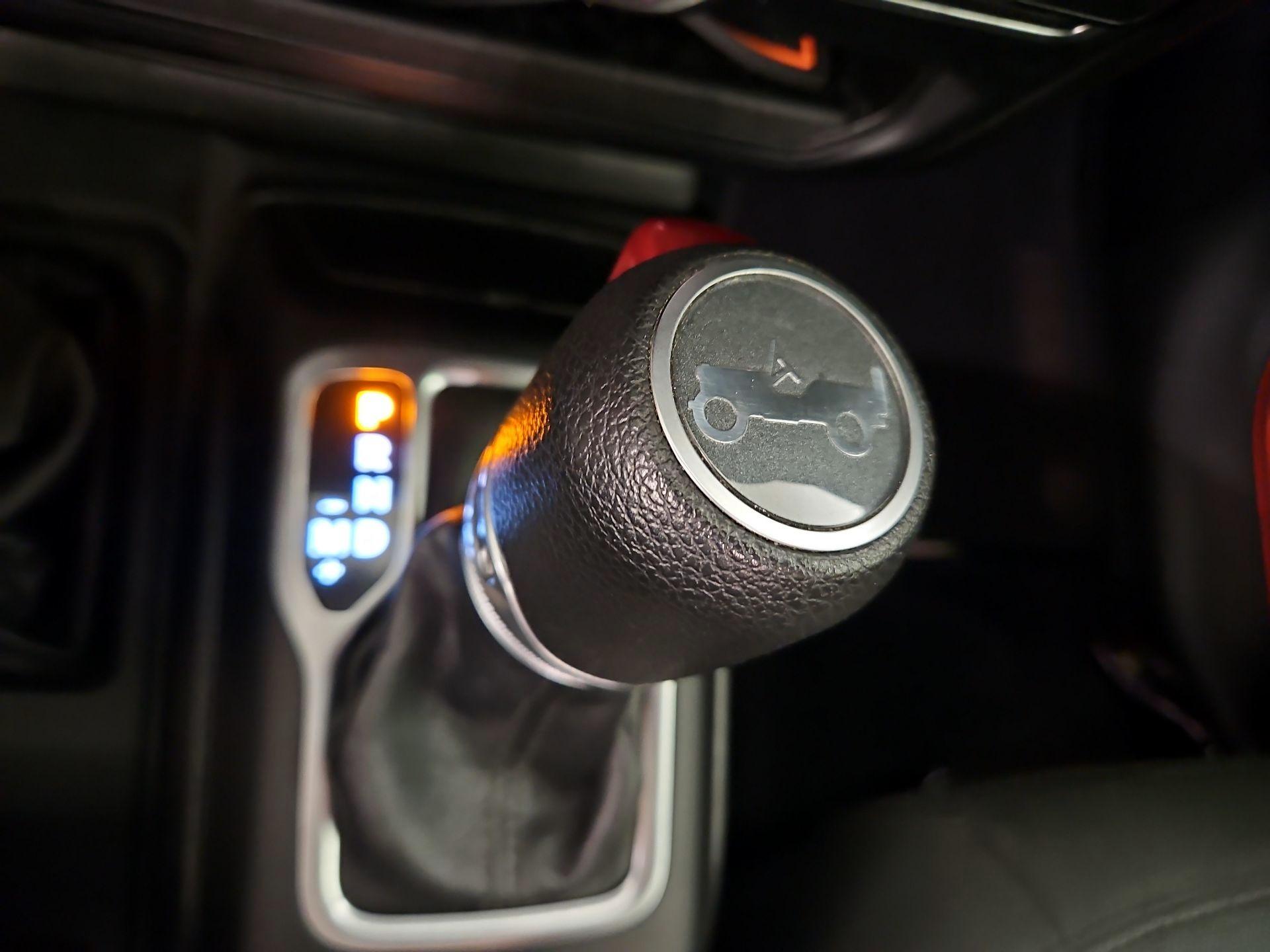 Thumbnail: 2019 Jeep Wrangler - 17