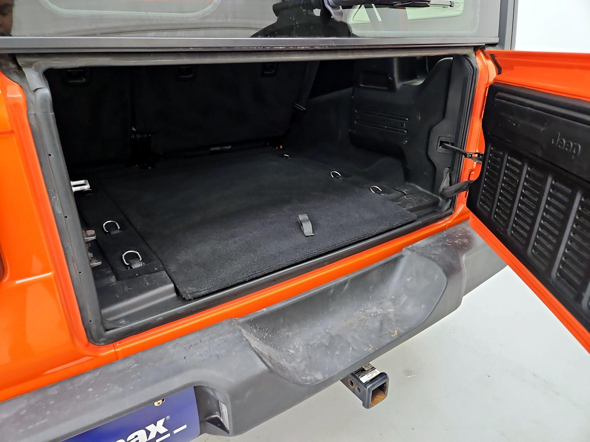 Thumbnail: 2019 Jeep Wrangler - 20