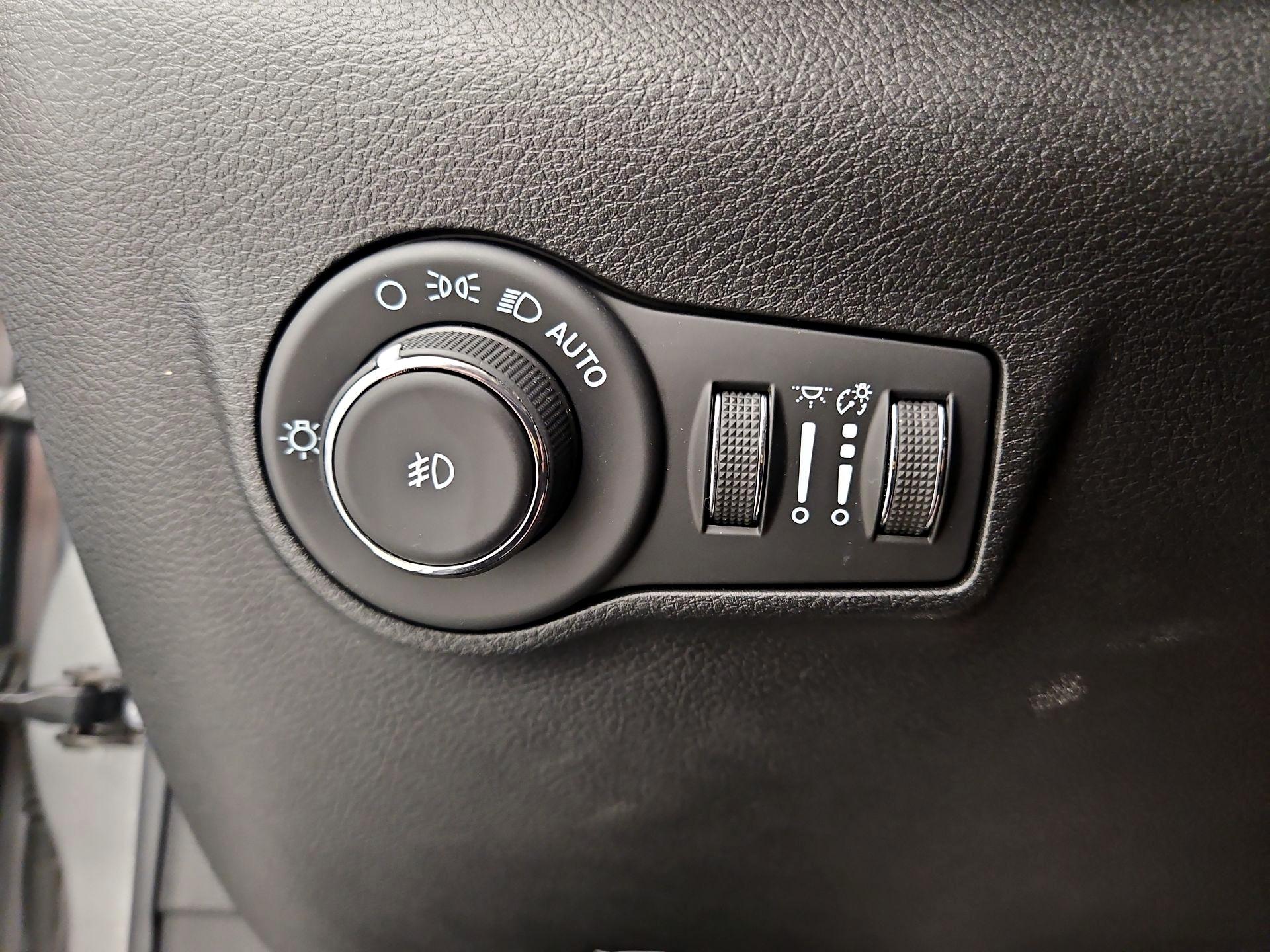 Thumbnail: 2022 Jeep Compass - 13