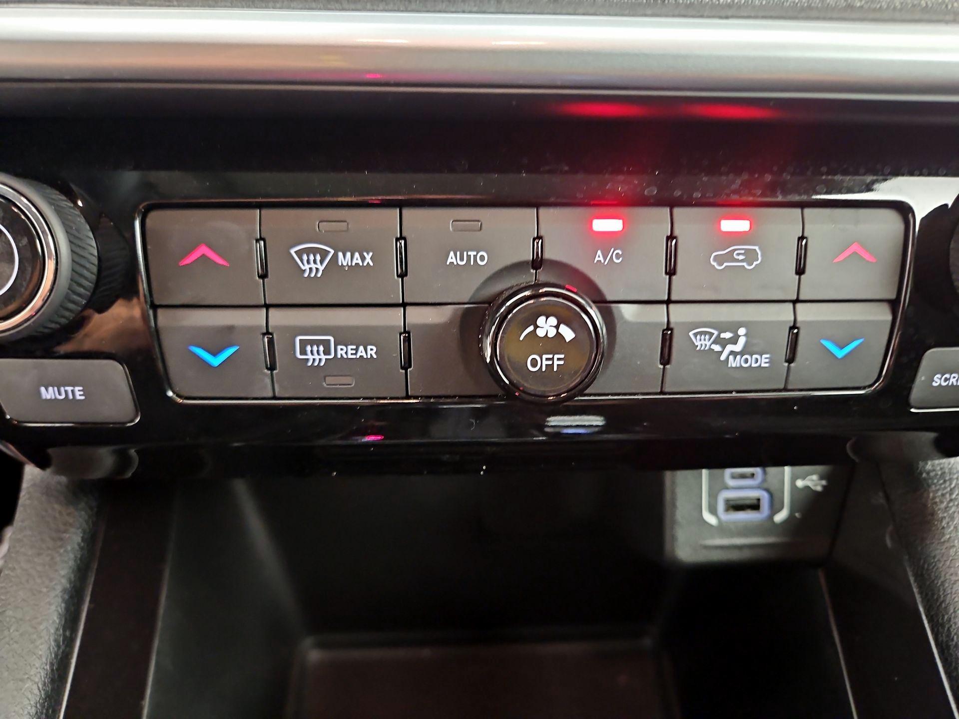 Thumbnail: 2022 Jeep Compass - 16