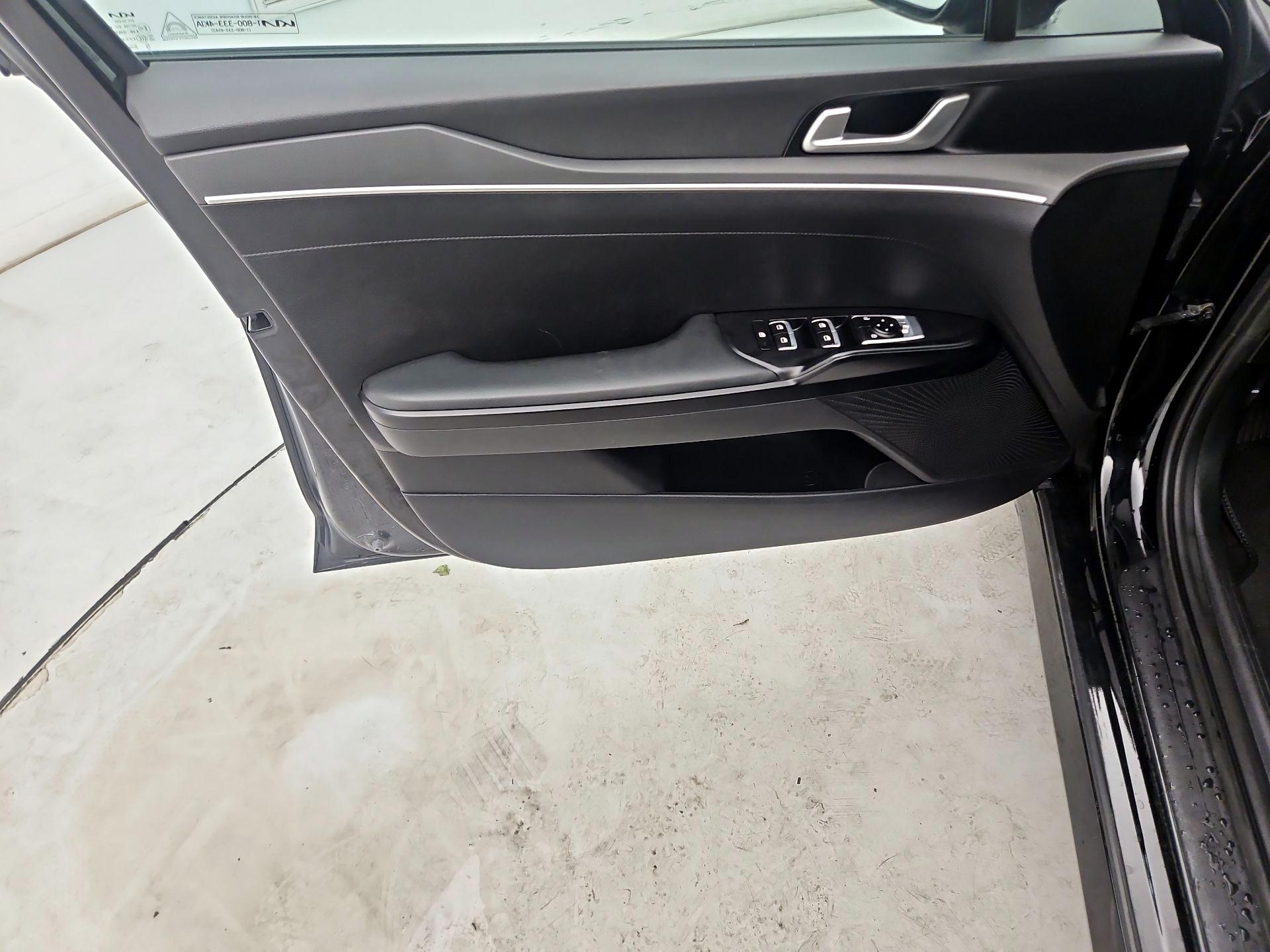 Thumbnail: 2022 Kia K5 - 12