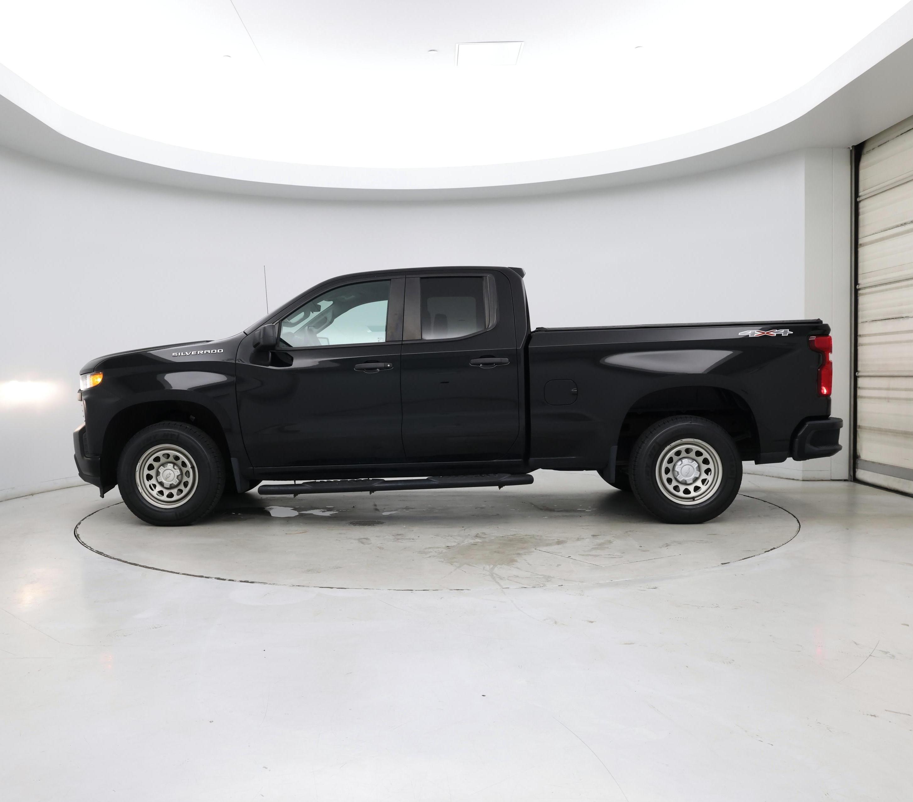 Thumbnail: 2020 Chevrolet Silverado 1500 - 3