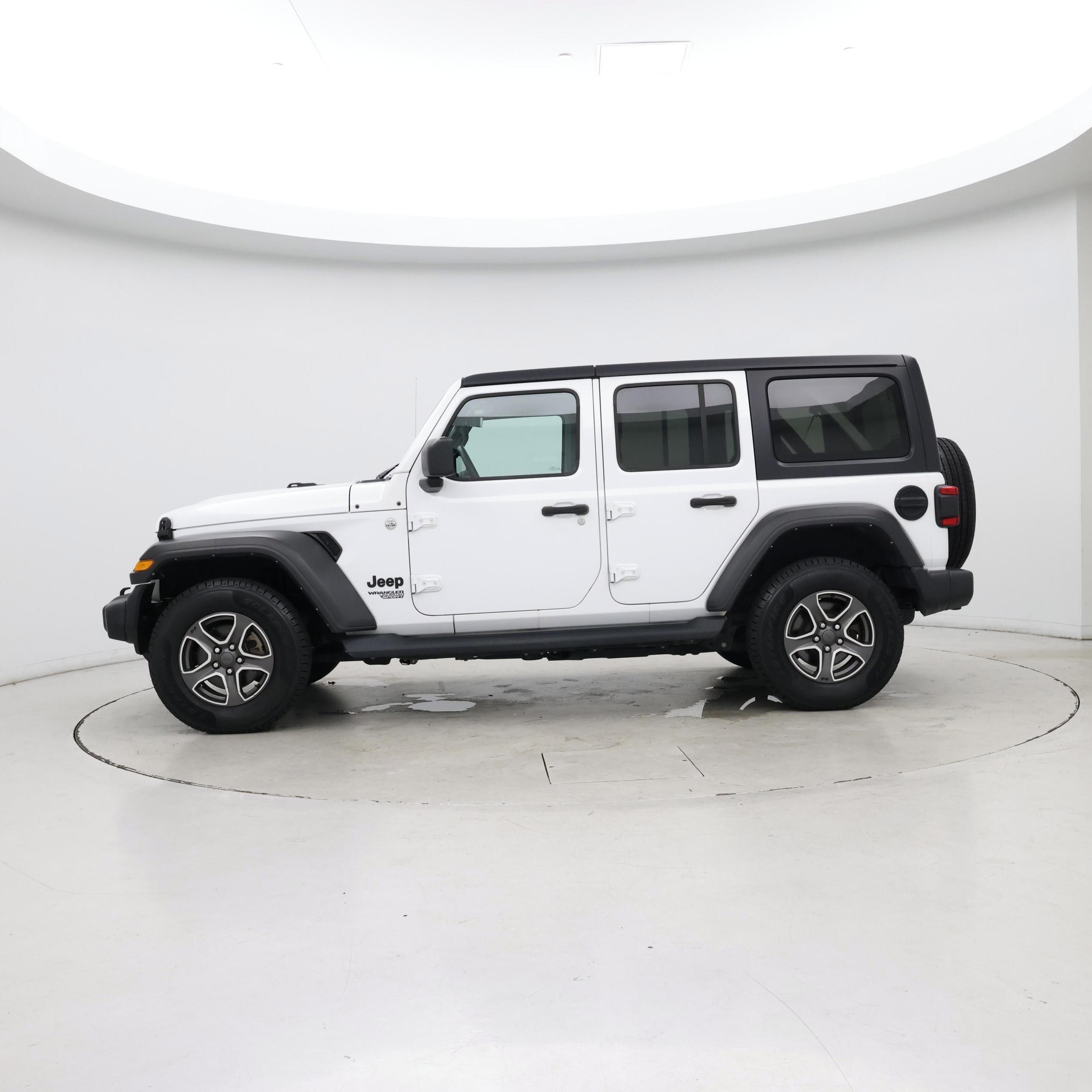 Thumbnail: 2021 Jeep Wrangler - 3