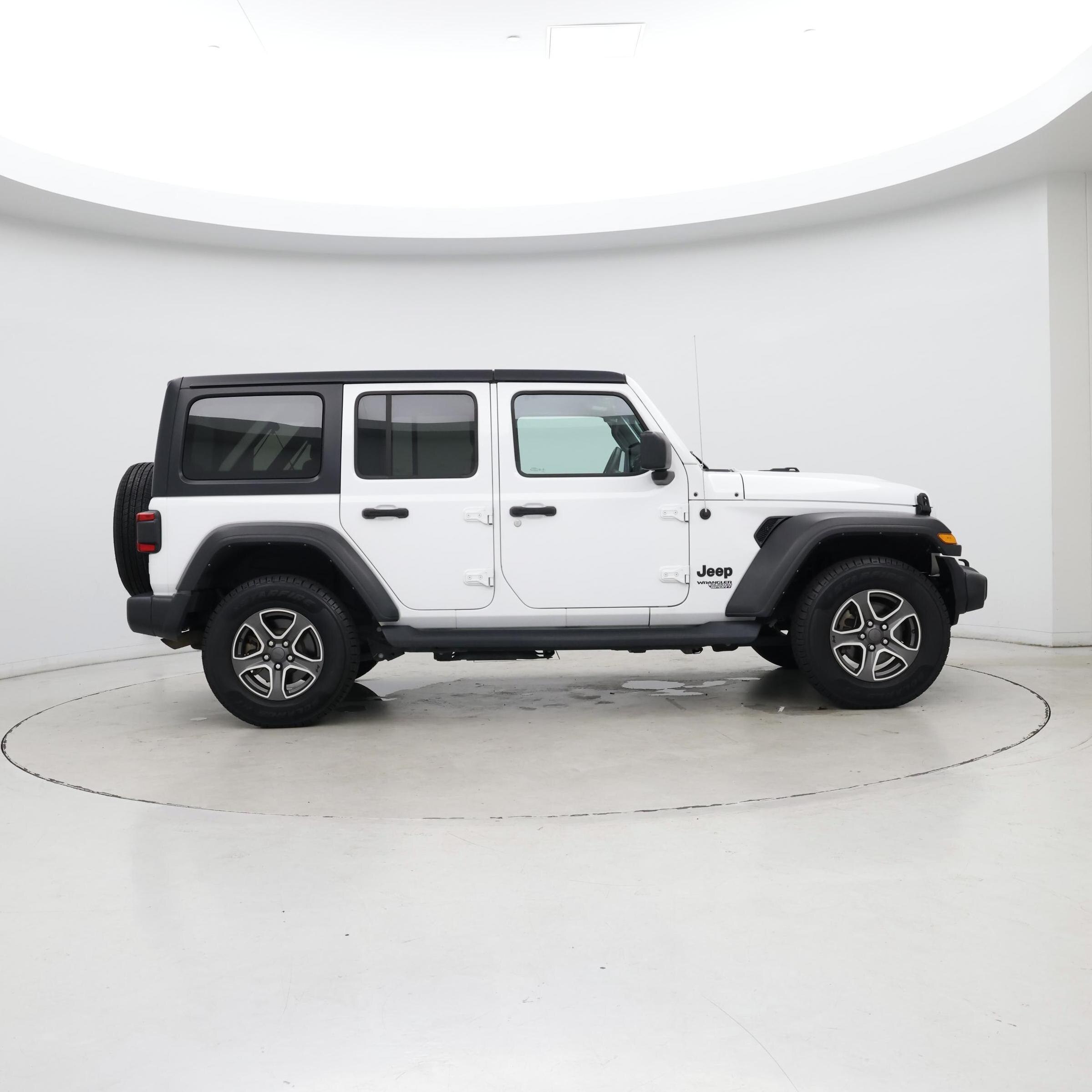 Thumbnail: 2021 Jeep Wrangler - 7