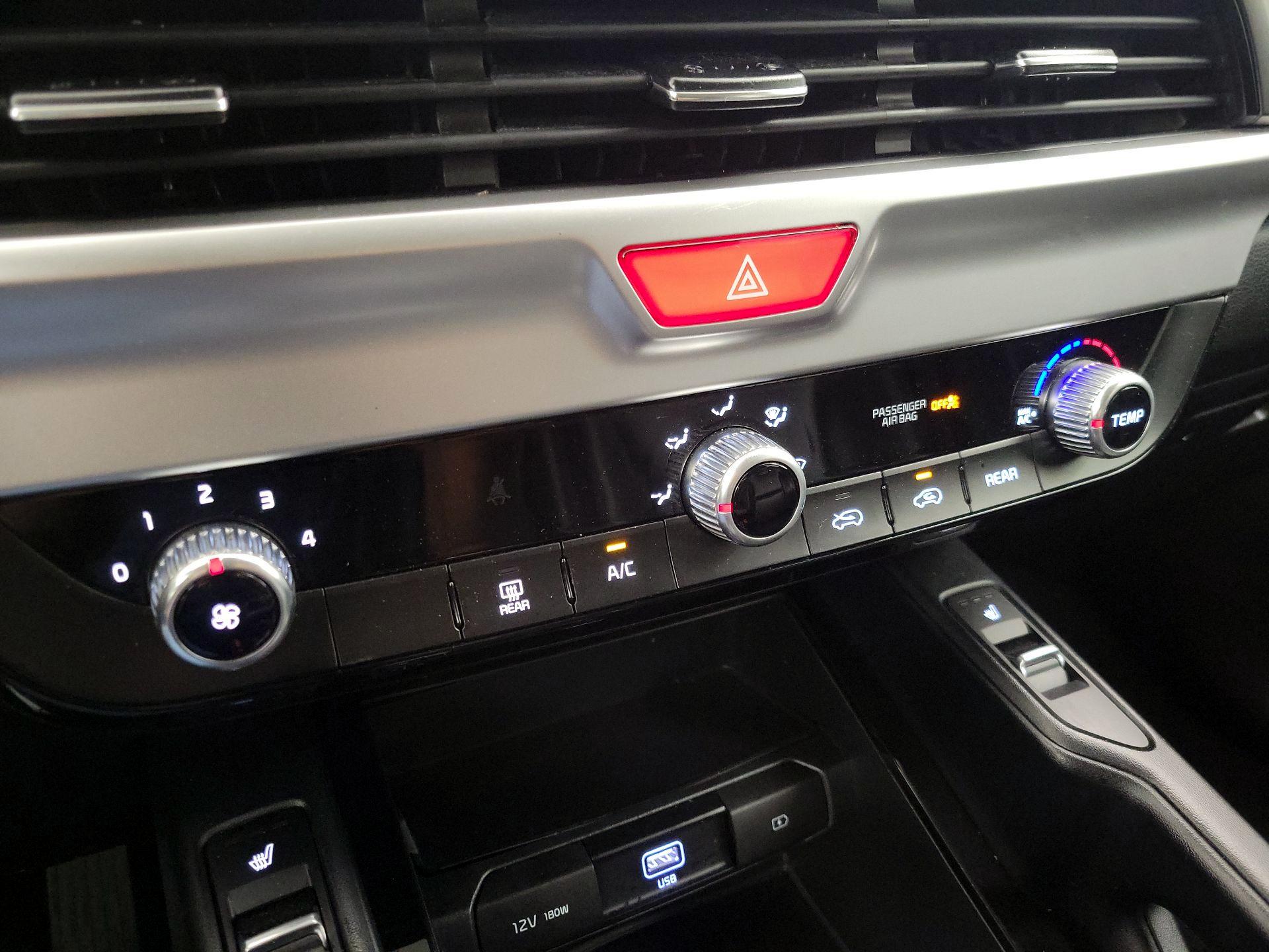 Thumbnail: 2021 Kia Telluride - 16