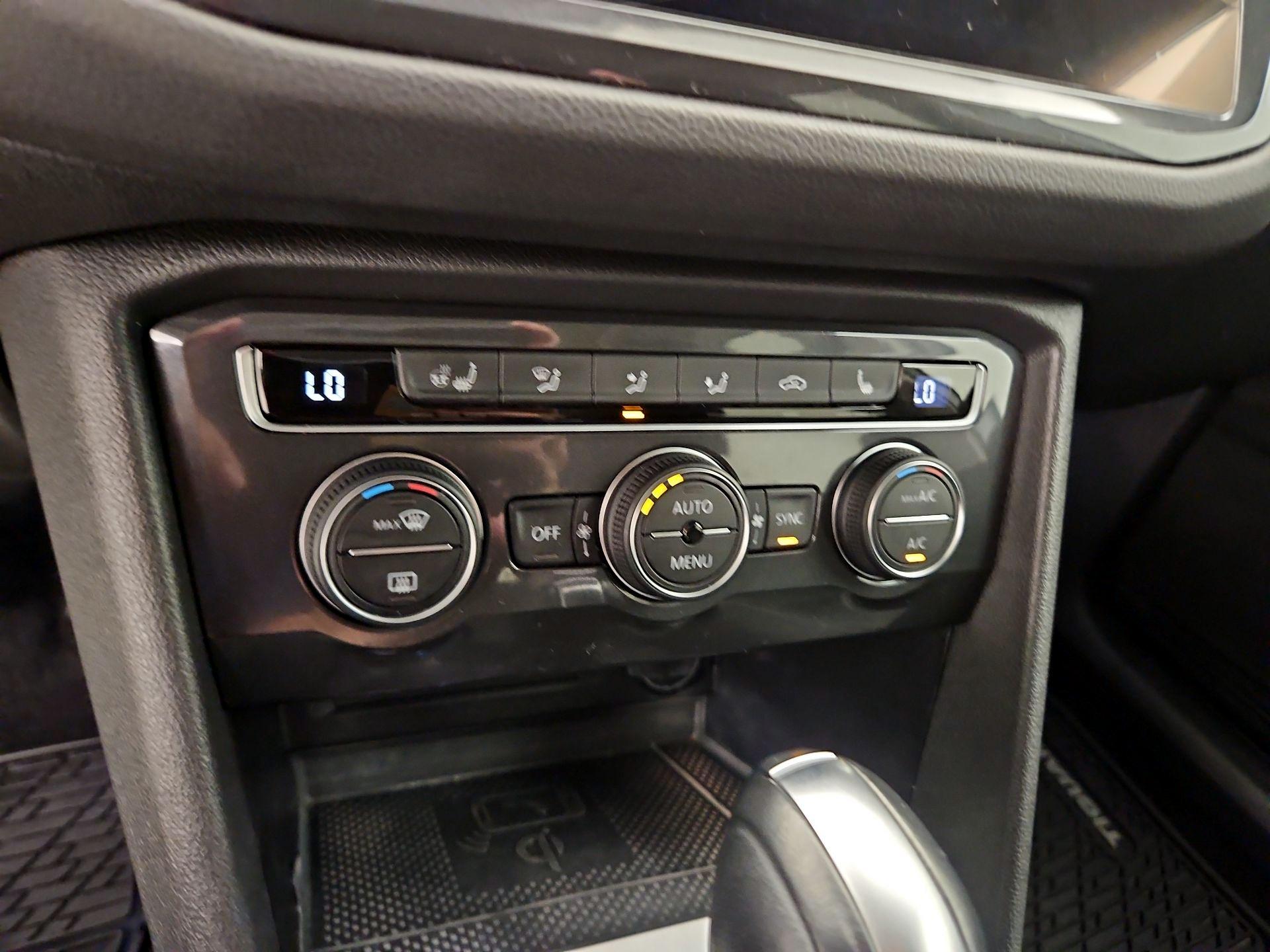 Thumbnail: 2021 Volkswagen Tiguan - 17