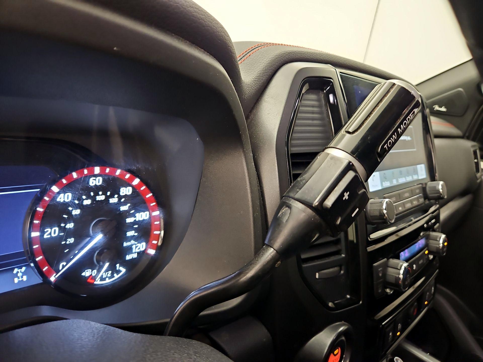 Thumbnail: 2021 Nissan Titan - 18