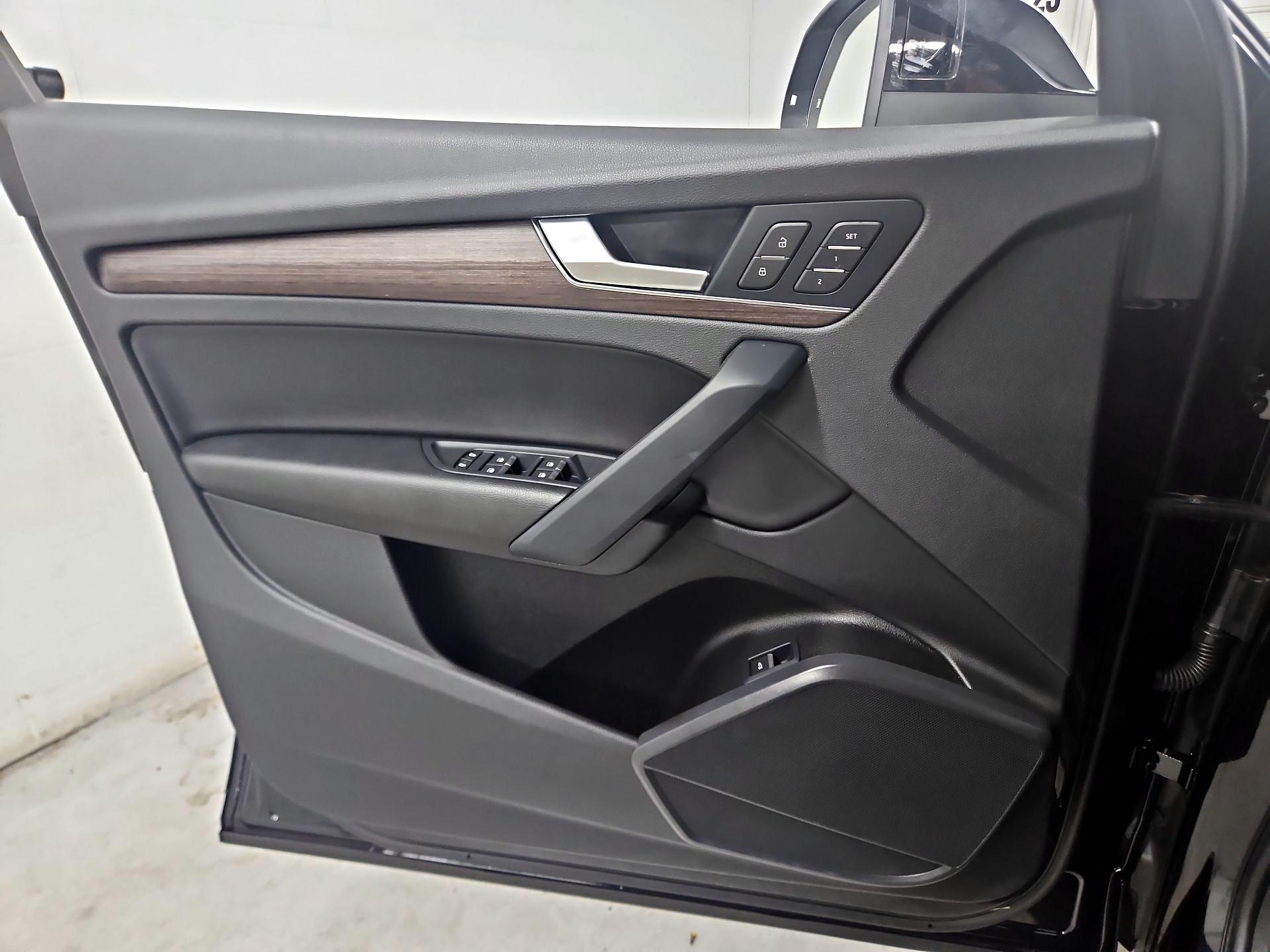 Thumbnail: 2023 Audi Q5 - 12