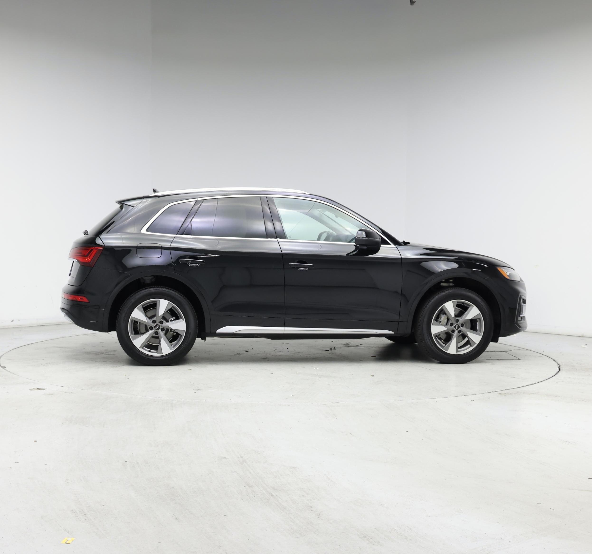 Thumbnail: 2023 Audi Q5 - 7