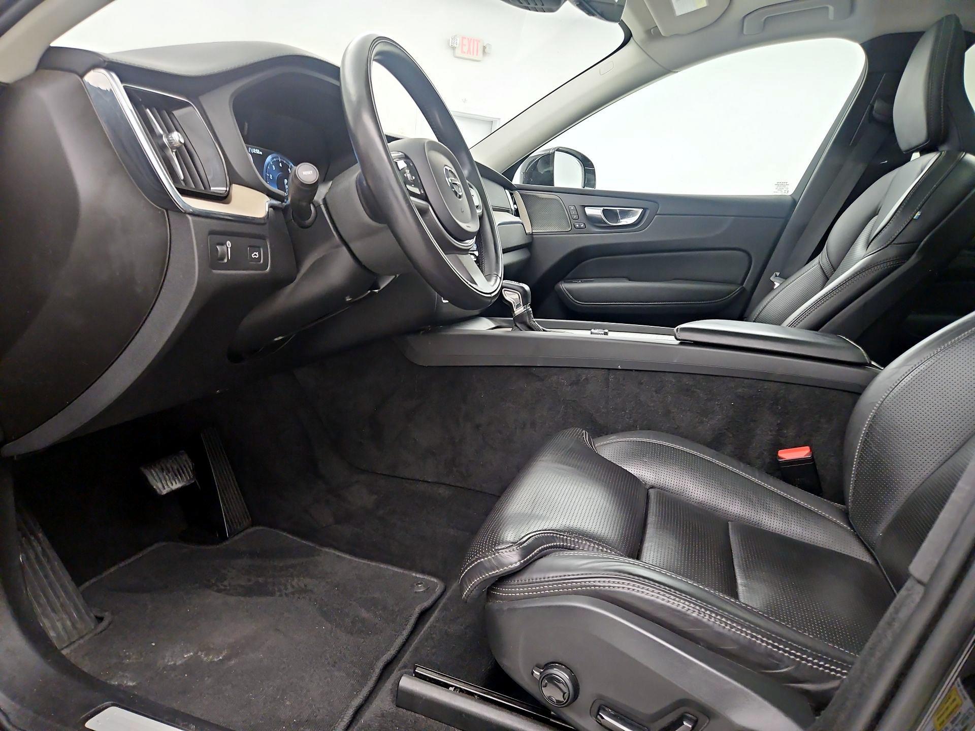Thumbnail: 2021 Volvo XC60 - 11