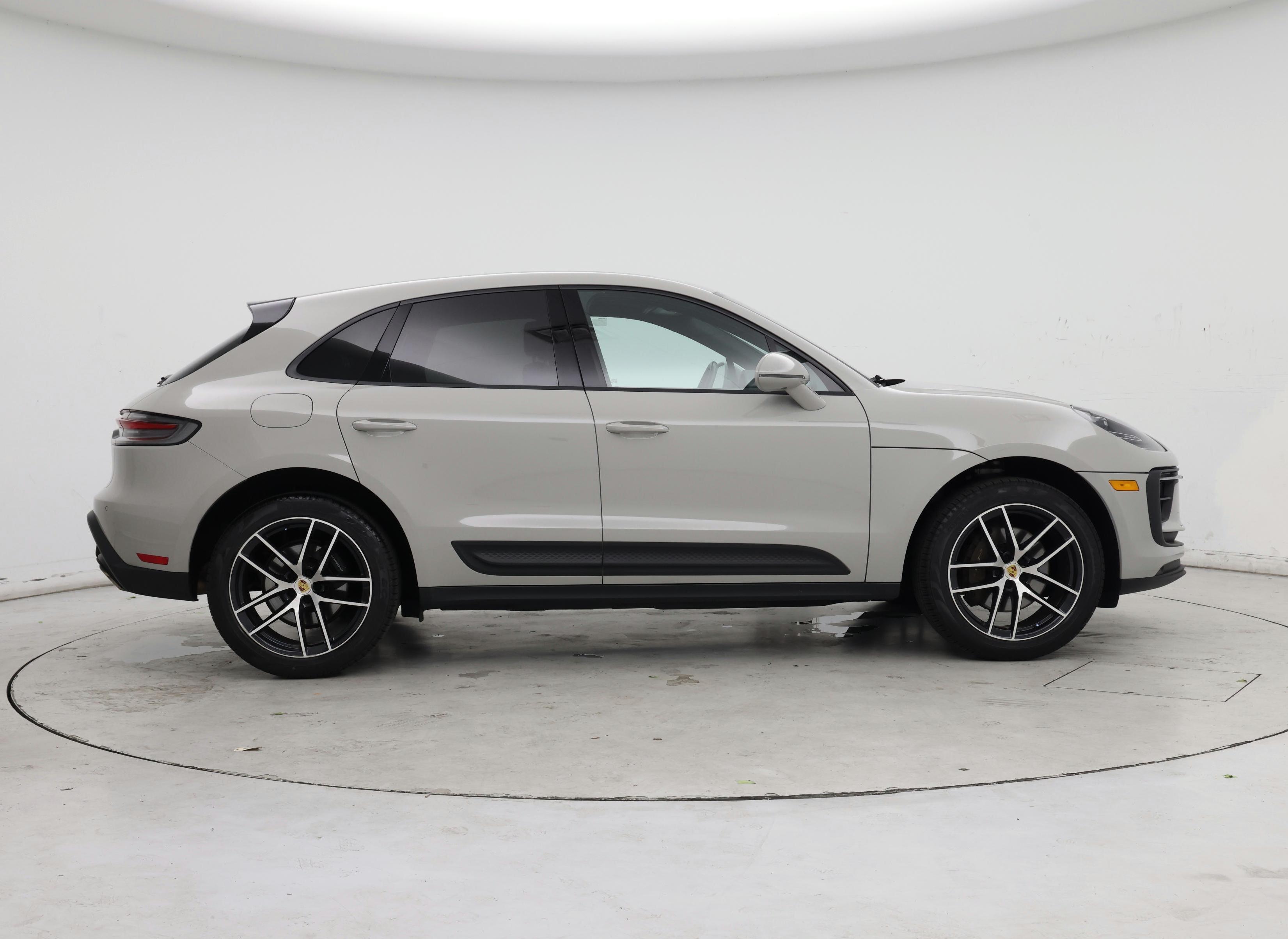 Thumbnail: 2022 Porsche Macan - 7