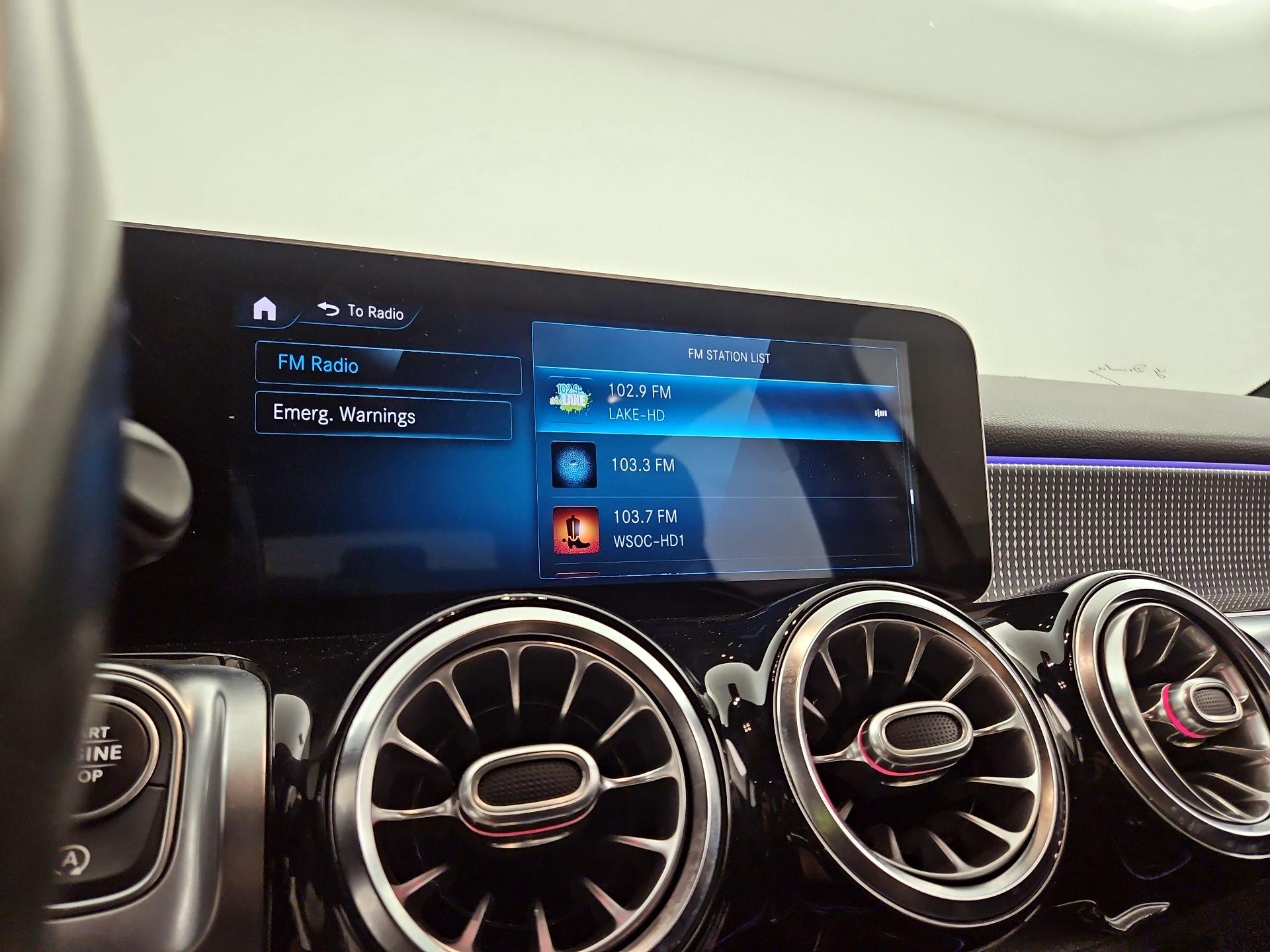 Thumbnail: 2021 Mercedes-Benz GLB - 15