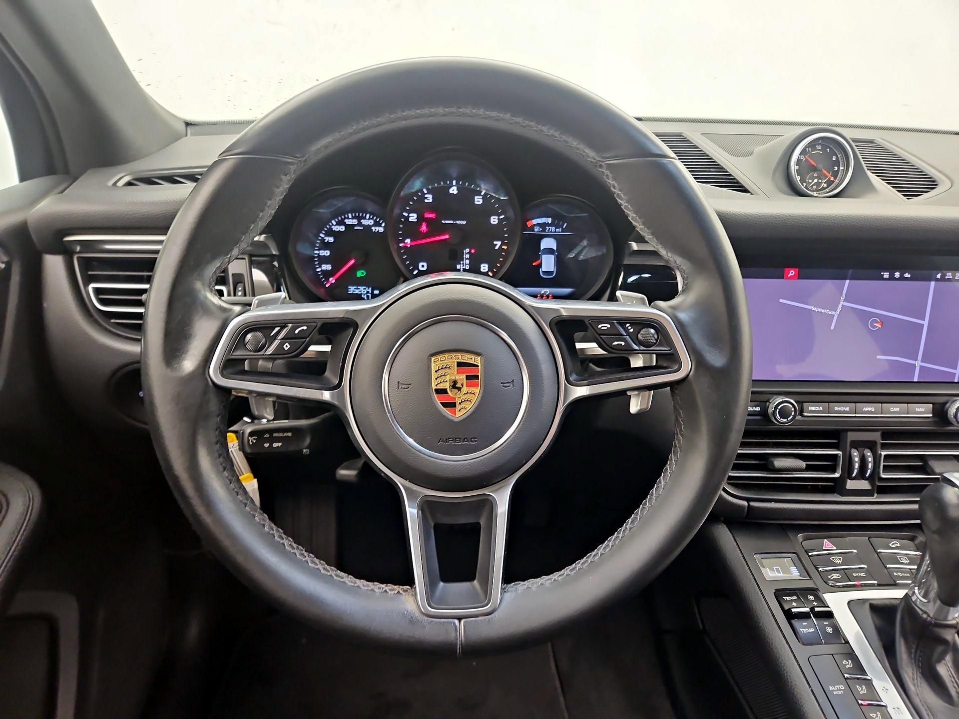 Thumbnail: 2021 Porsche Macan - 10