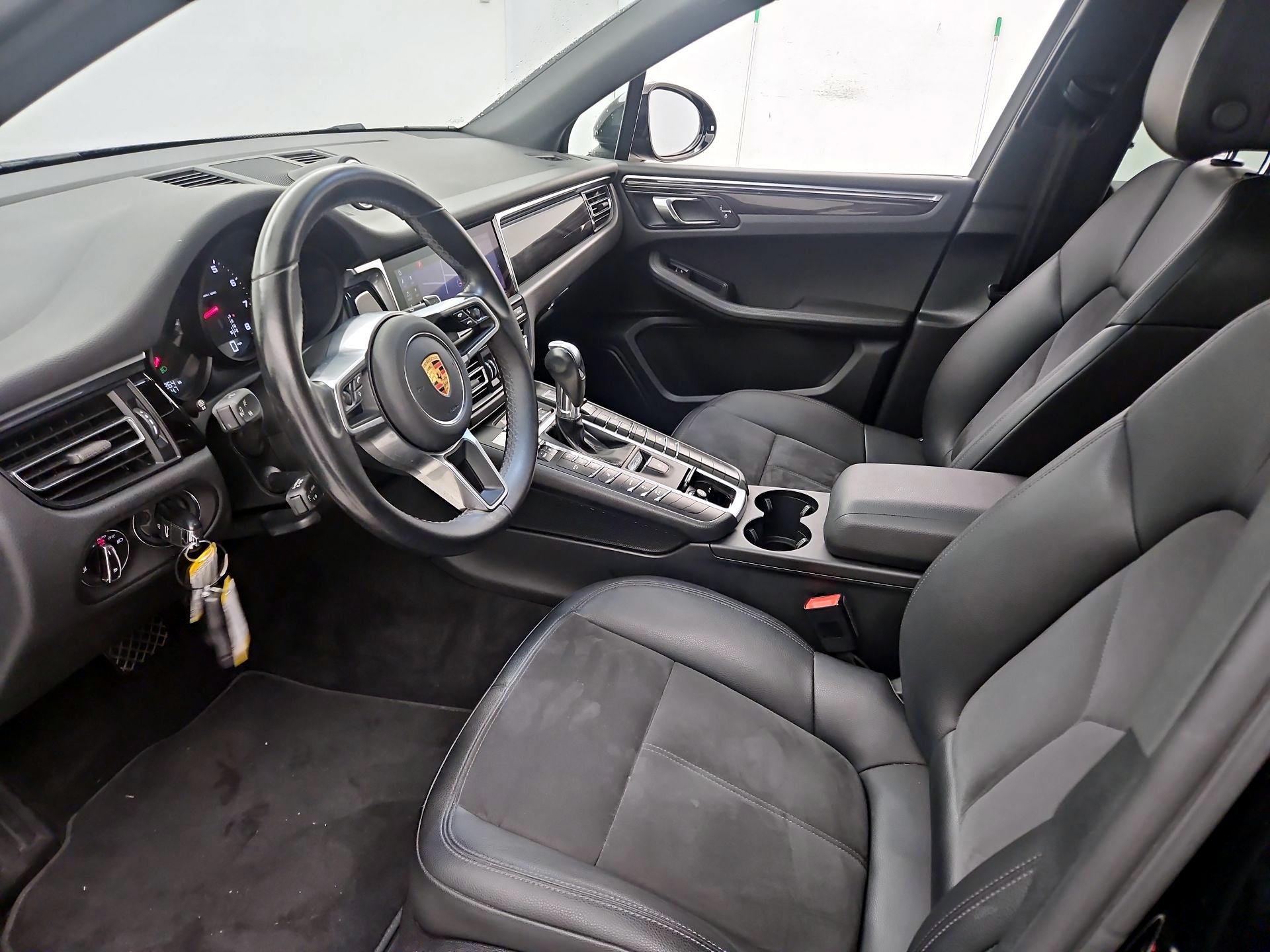 Thumbnail: 2021 Porsche Macan - 11