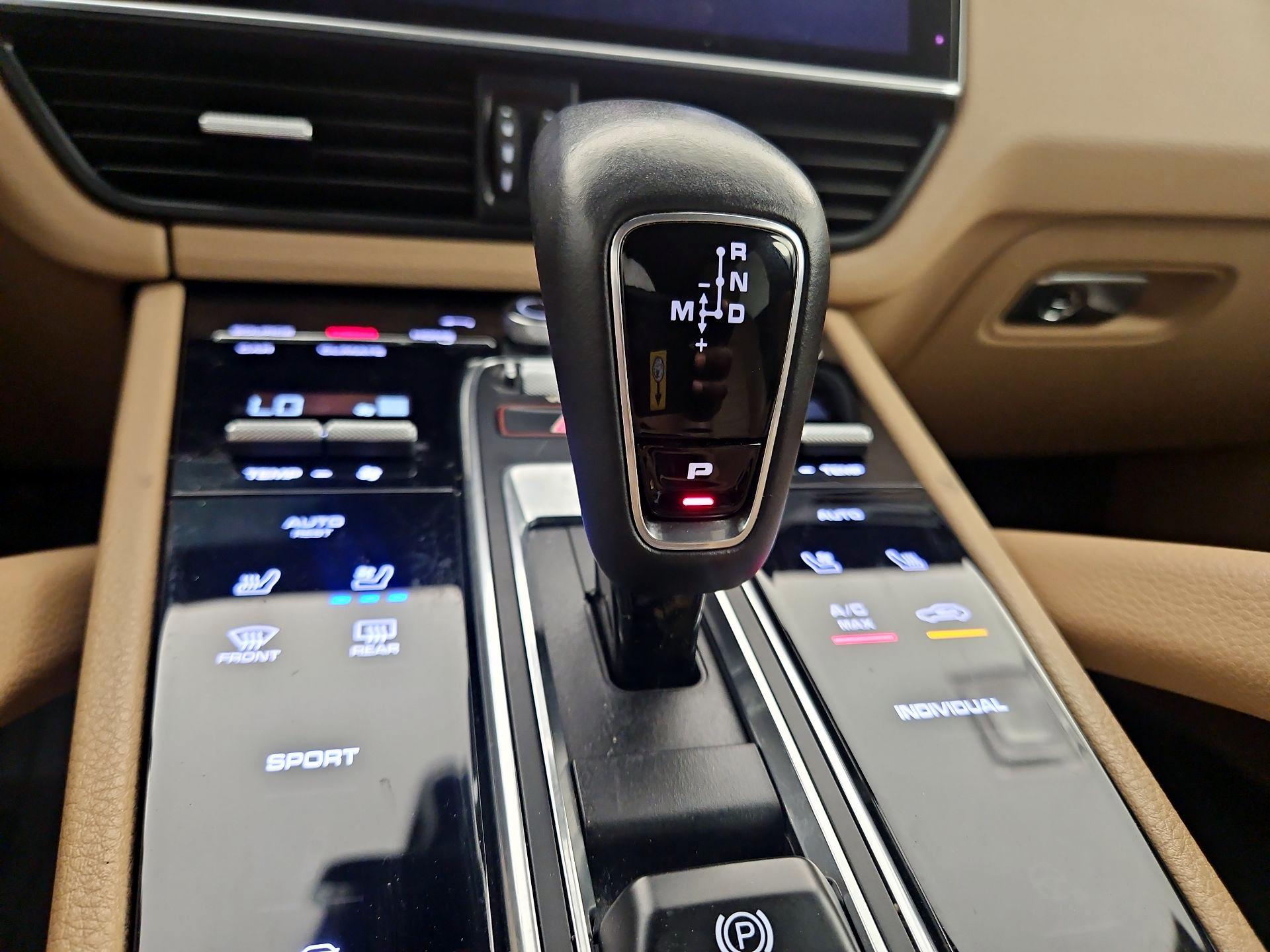 Thumbnail: 2020 Porsche Cayenne - 18