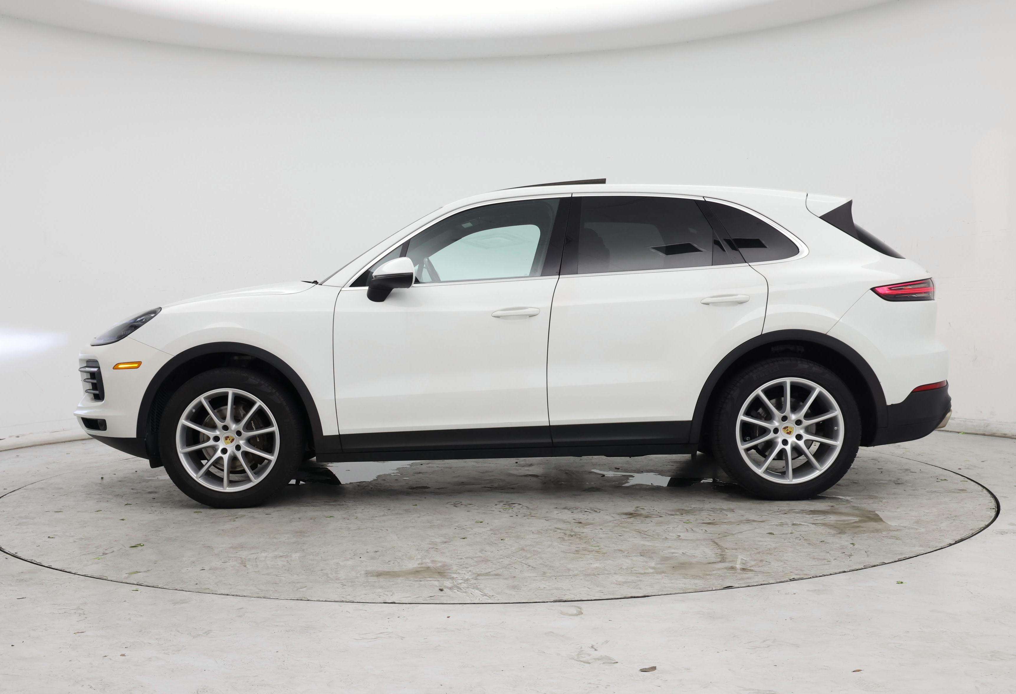 Thumbnail: 2020 Porsche Cayenne - 3