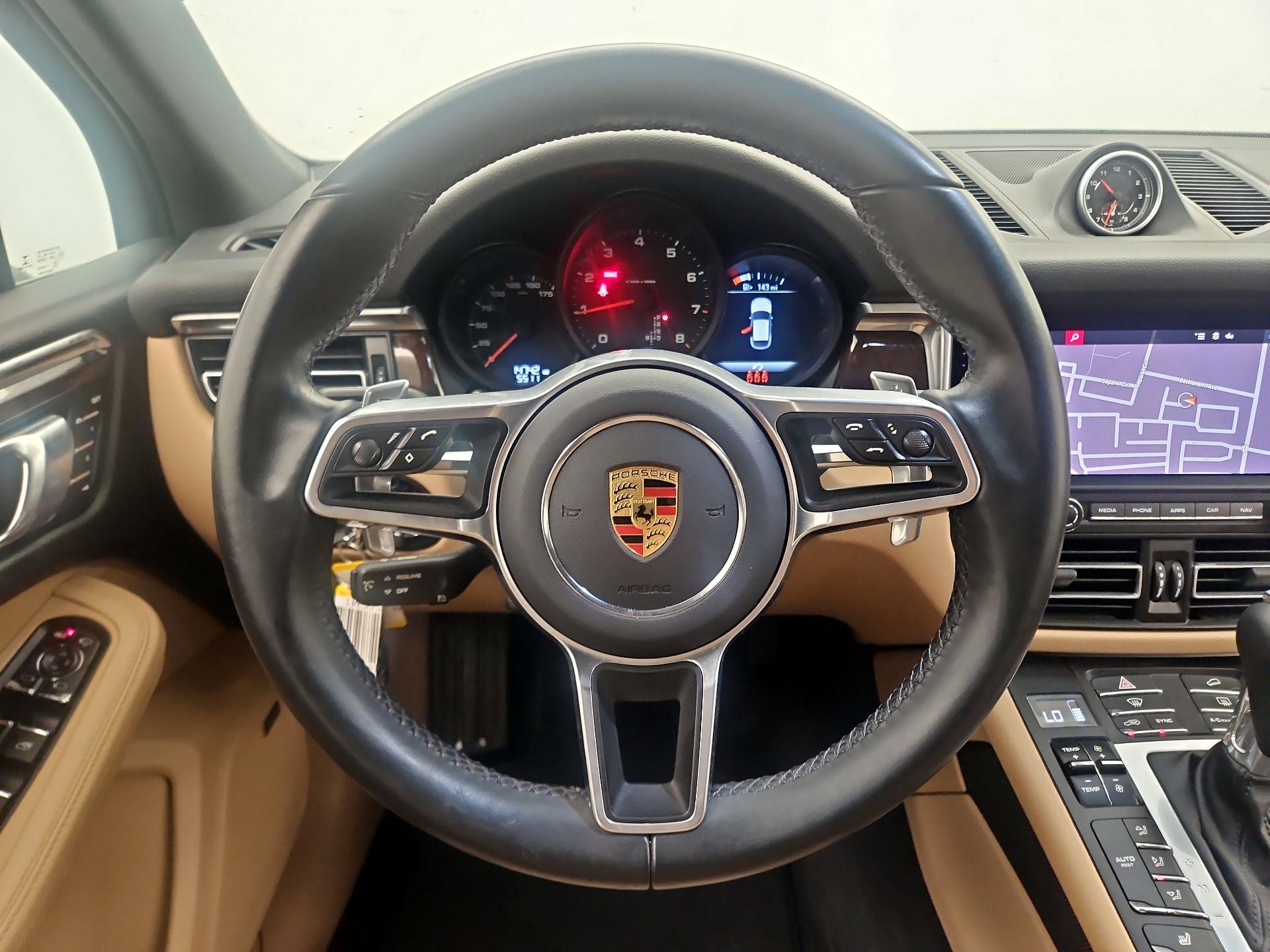 Thumbnail: 2021 Porsche Macan - 10
