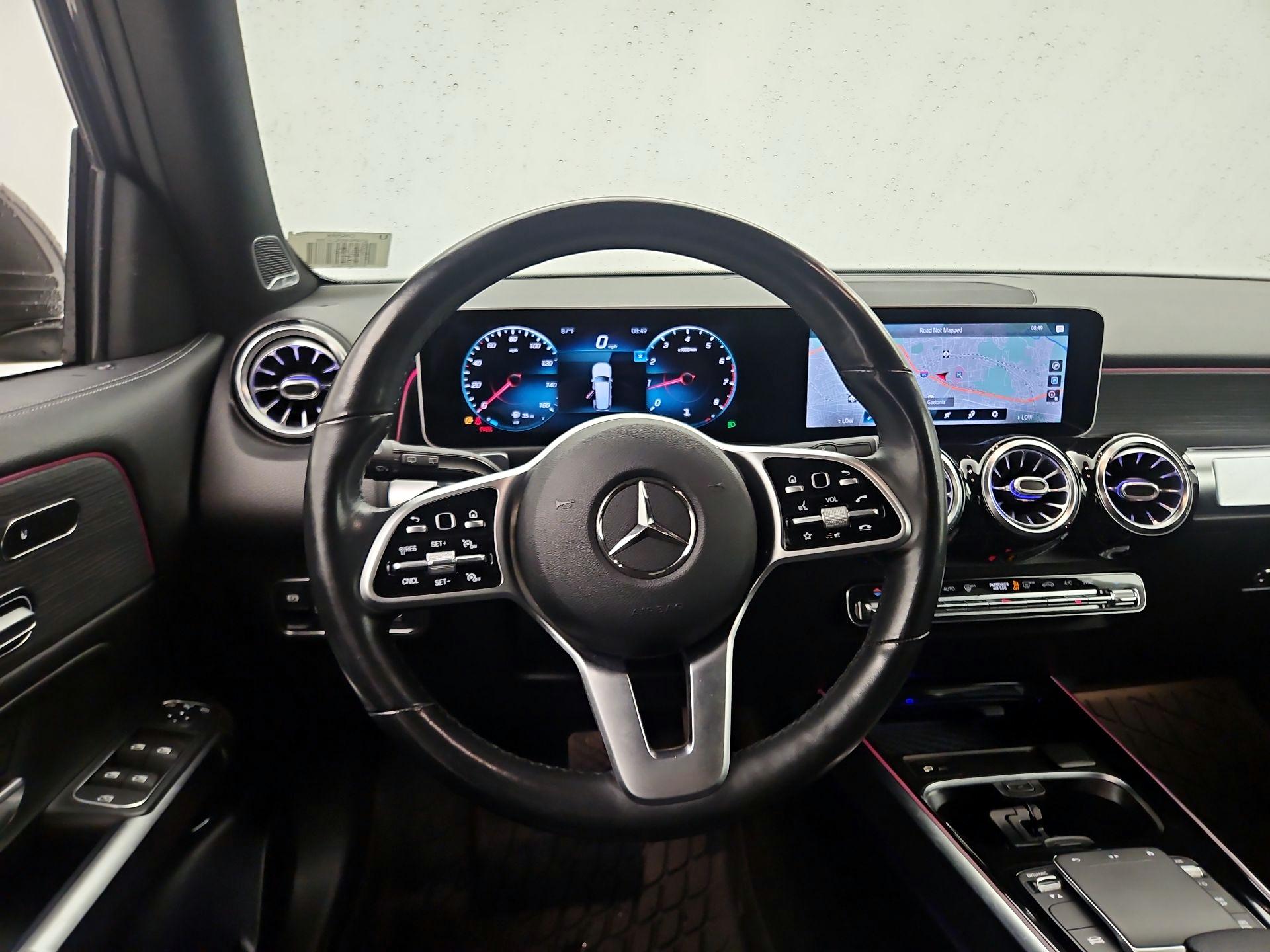 Thumbnail: 2021 Mercedes-Benz GLB - 10