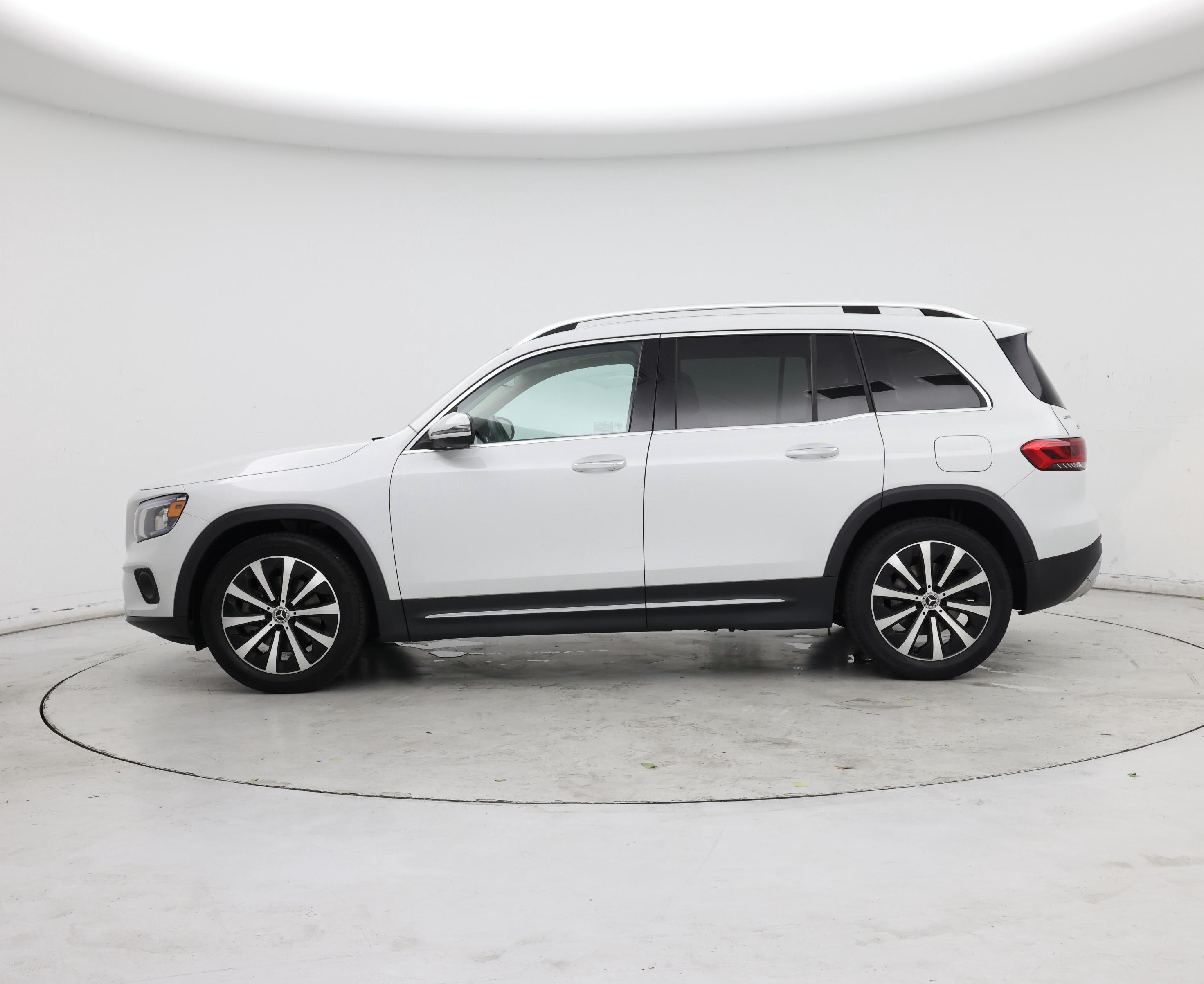 Thumbnail: 2021 Mercedes-Benz GLB - 3