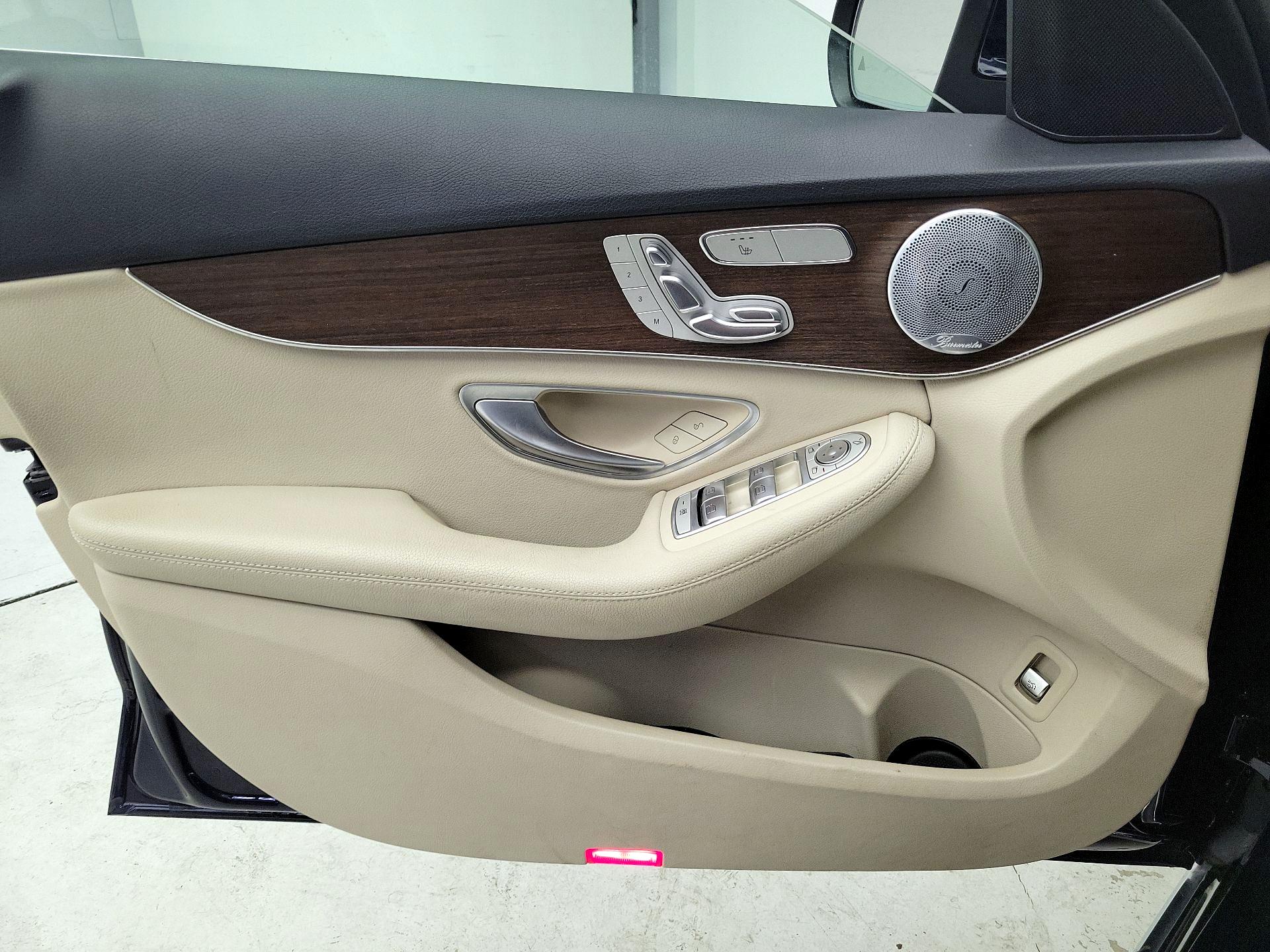 Thumbnail: 2021 Mercedes-Benz C-Class - 12