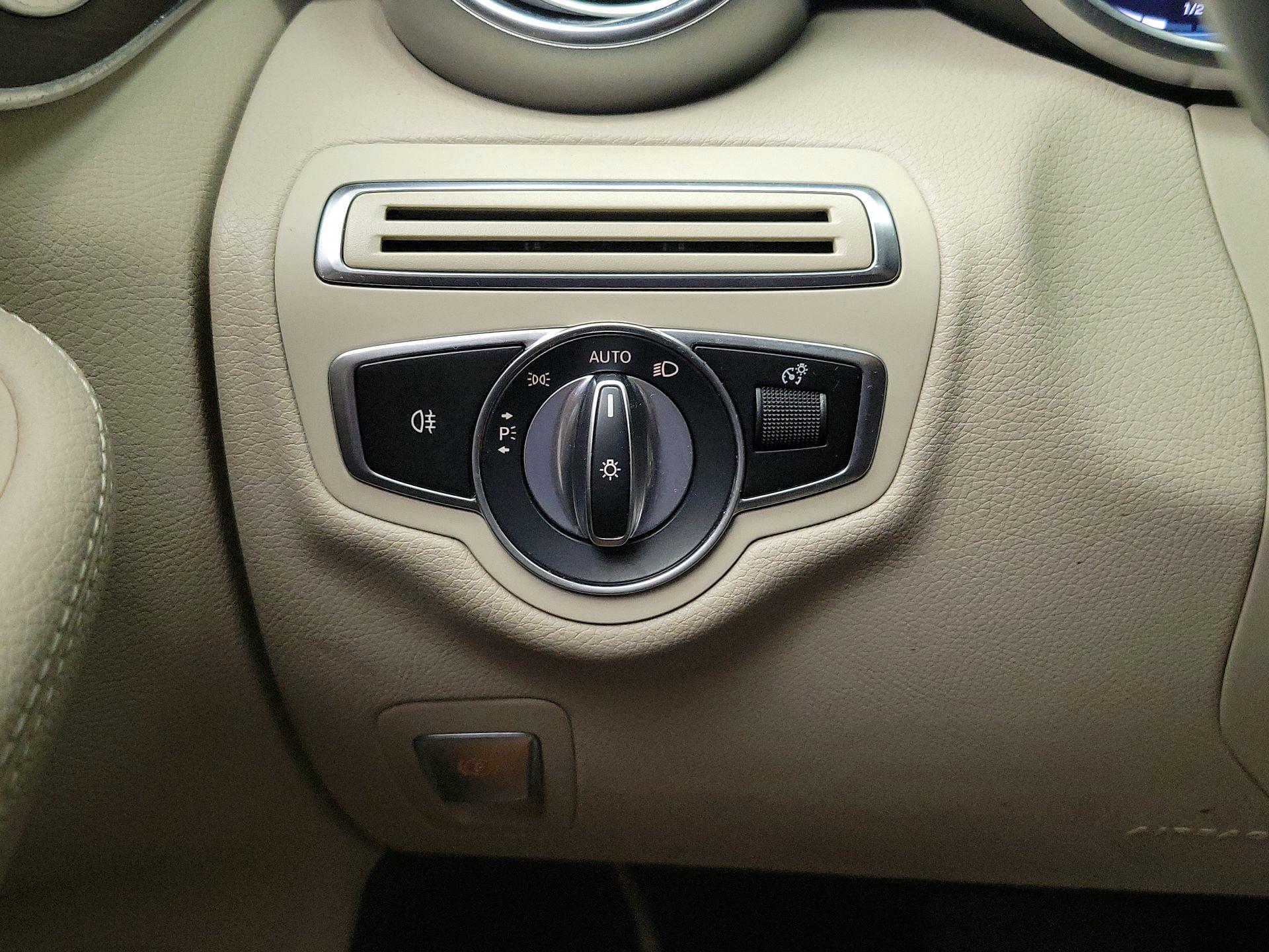 Thumbnail: 2021 Mercedes-Benz C-Class - 13