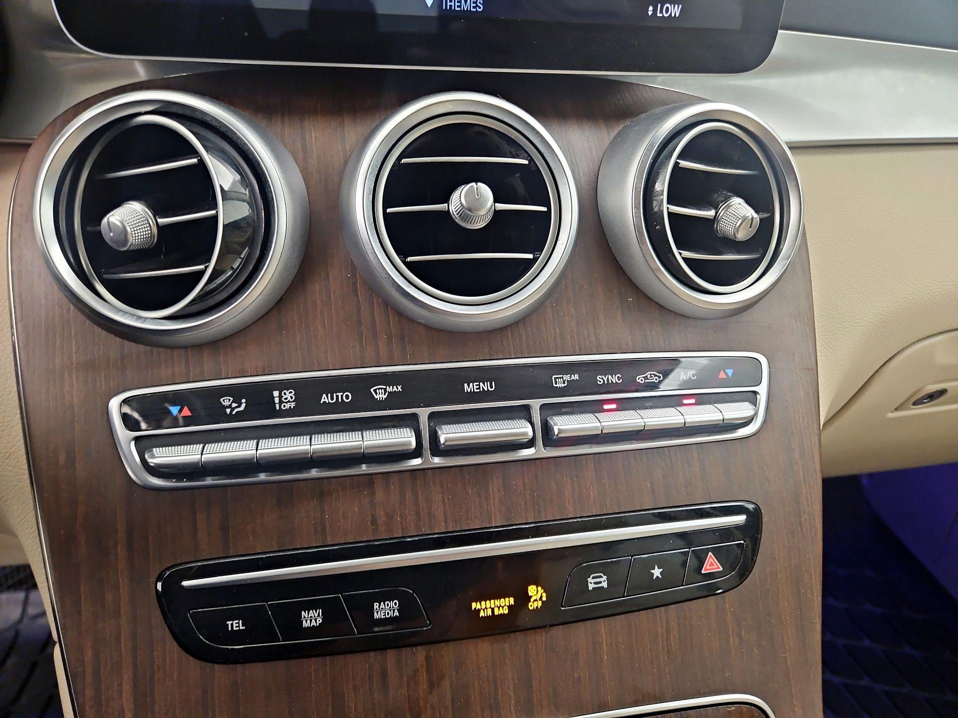 Thumbnail: 2022 Mercedes-Benz GLC - 16