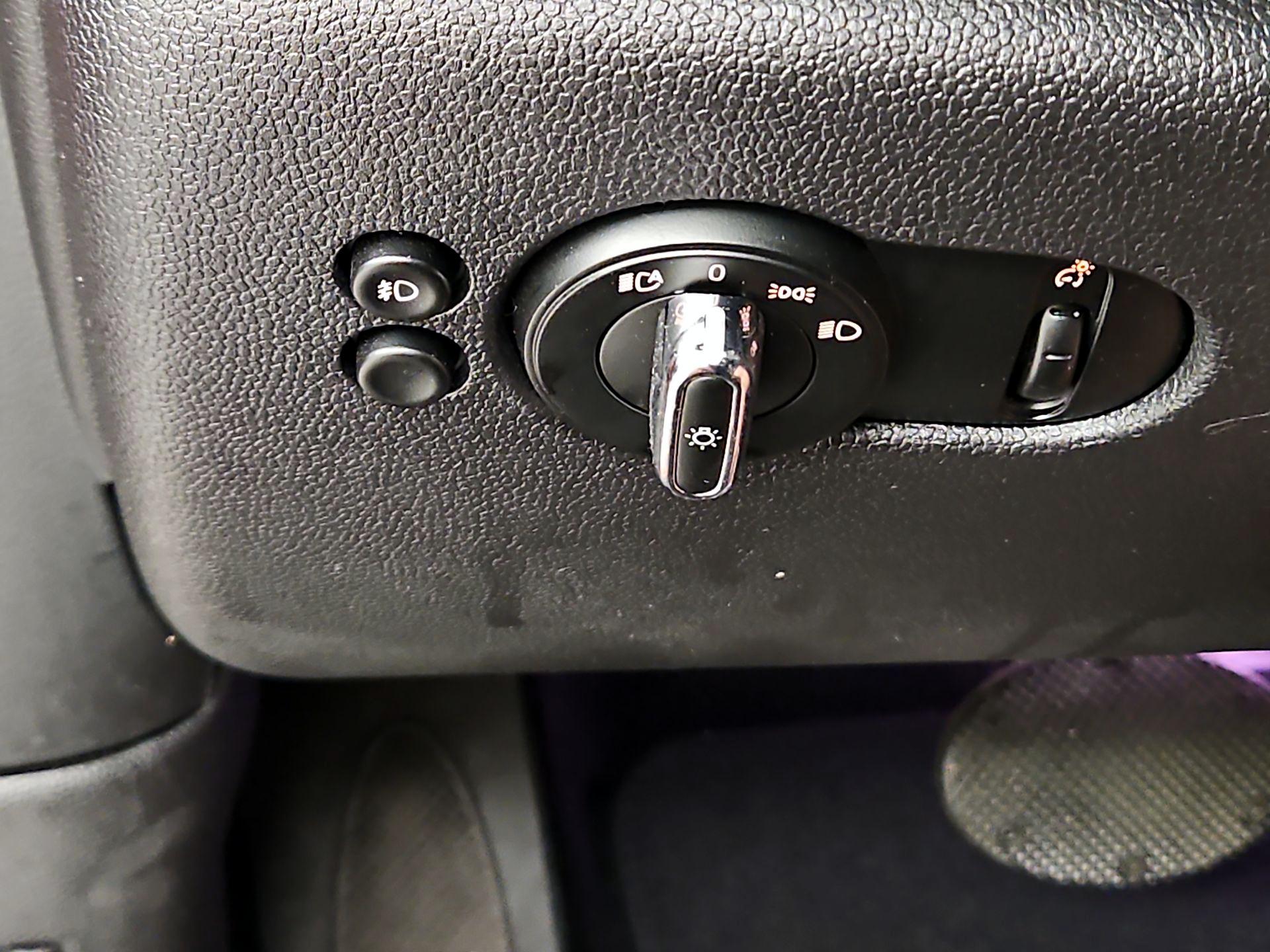 Thumbnail: 2019 MINI Cooper Hardtop - 13