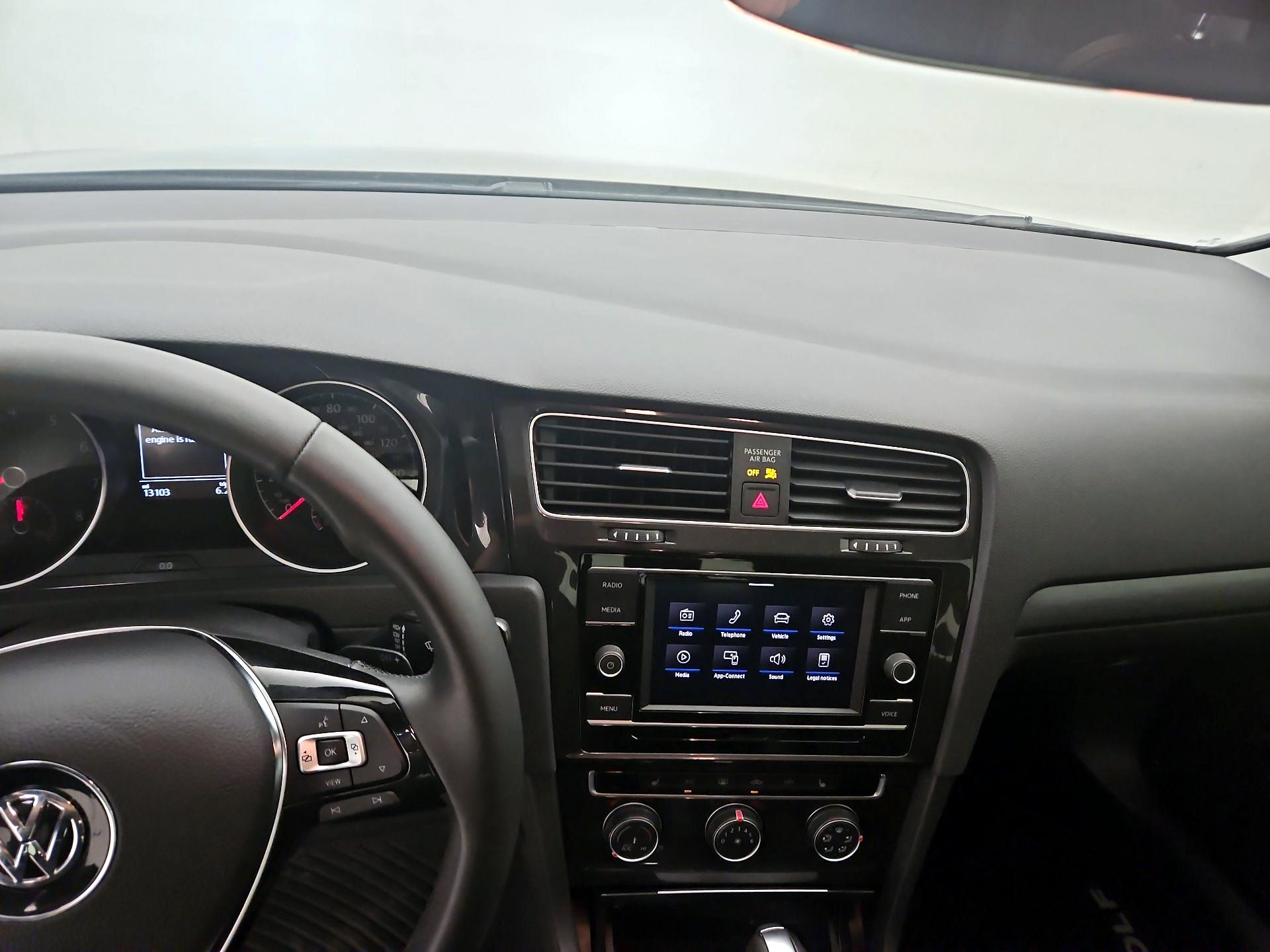 Thumbnail: 2020 Volkswagen Golf - 9
