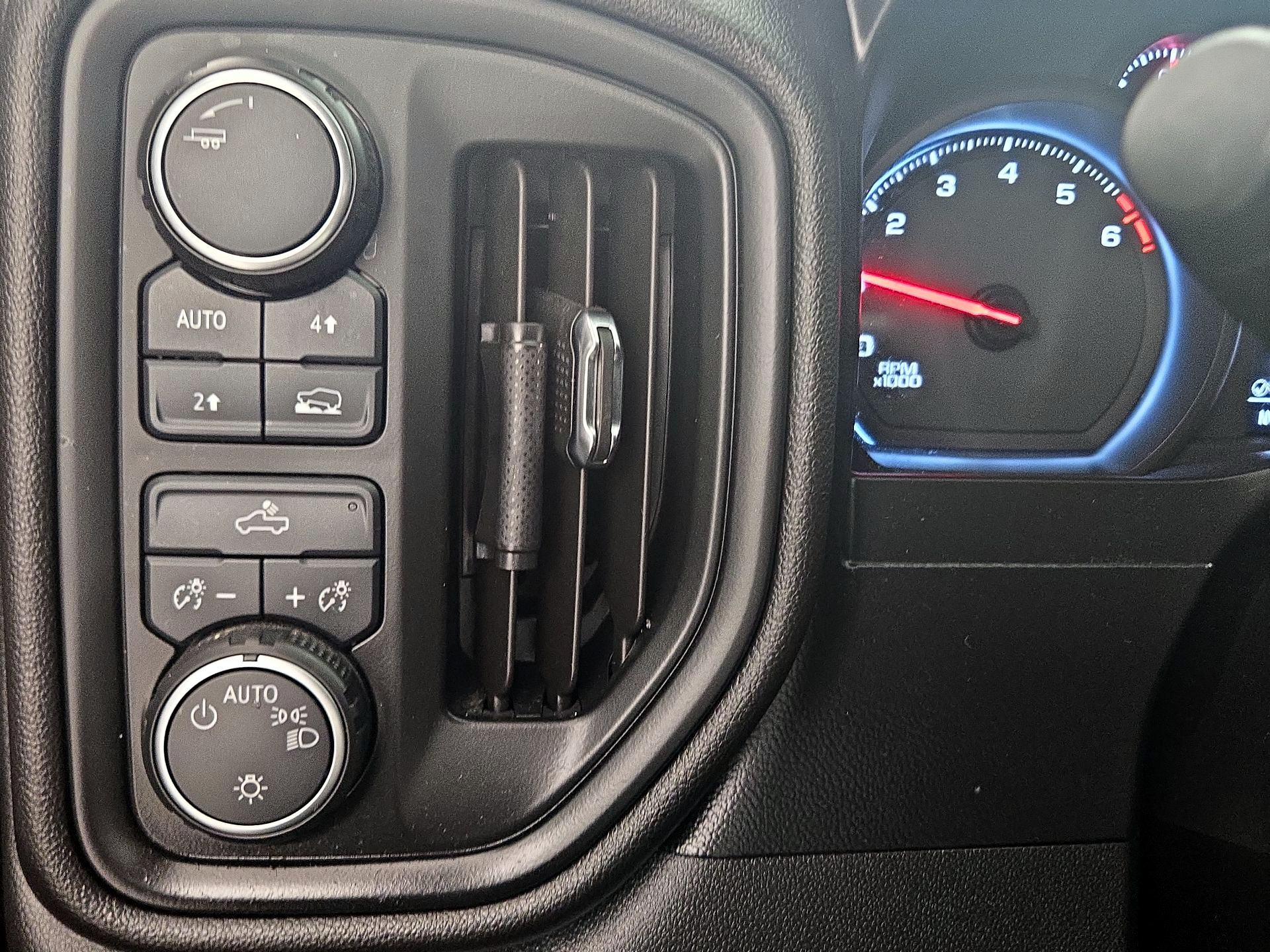 Thumbnail: 2021 Chevrolet Silverado 1500 - 13