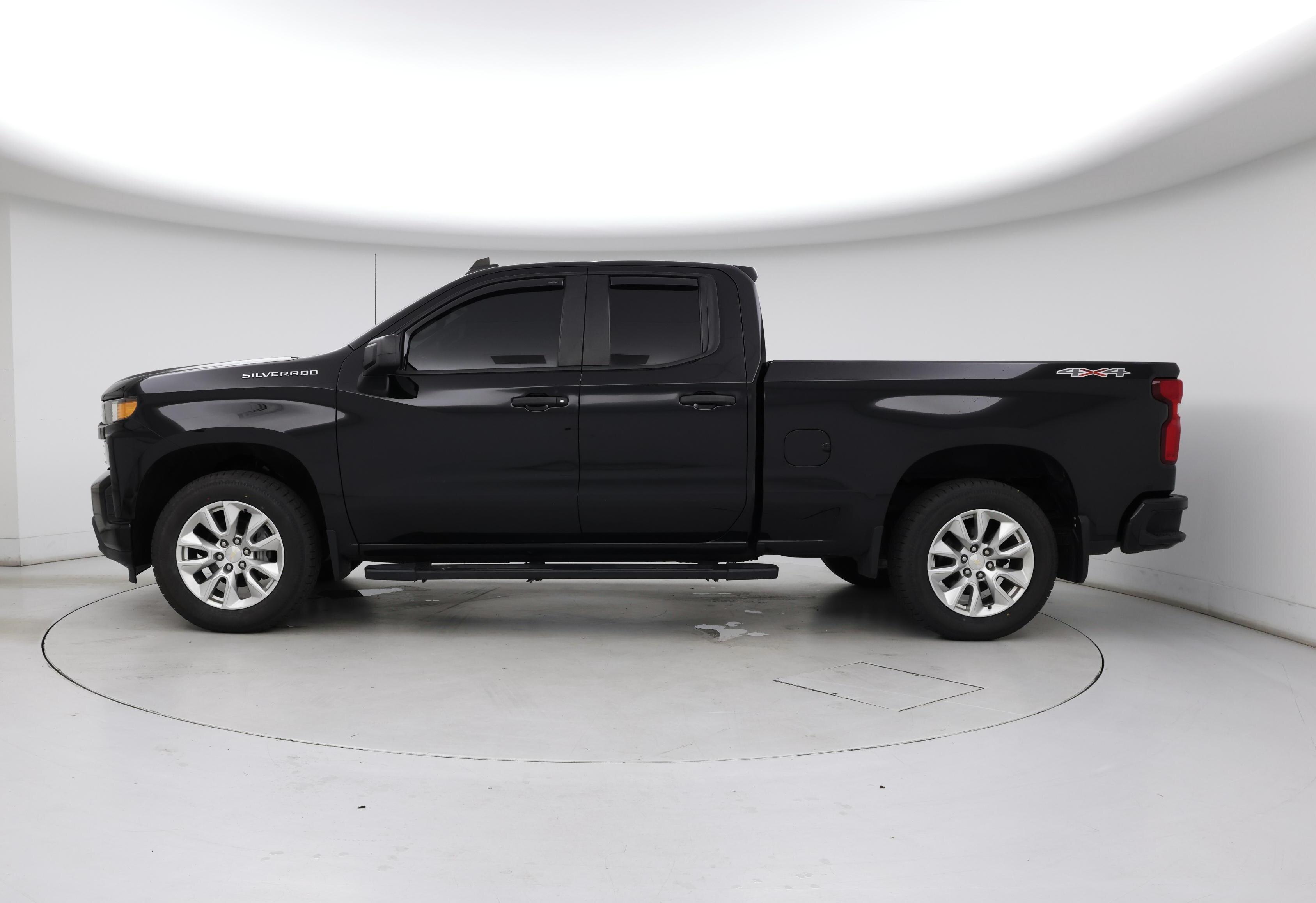 Thumbnail: 2021 Chevrolet Silverado 1500 - 3