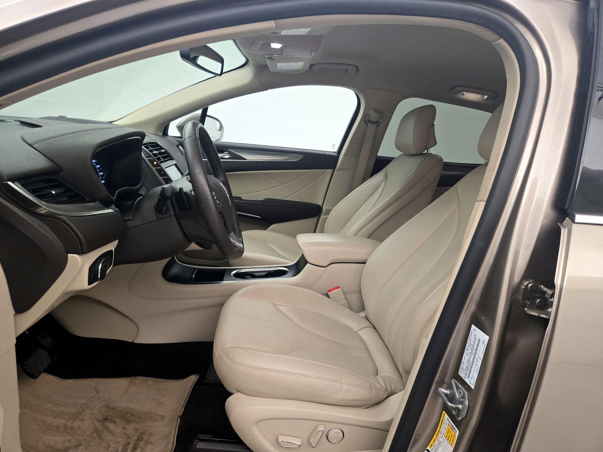 Thumbnail: 2019 Lincoln MKC - 11