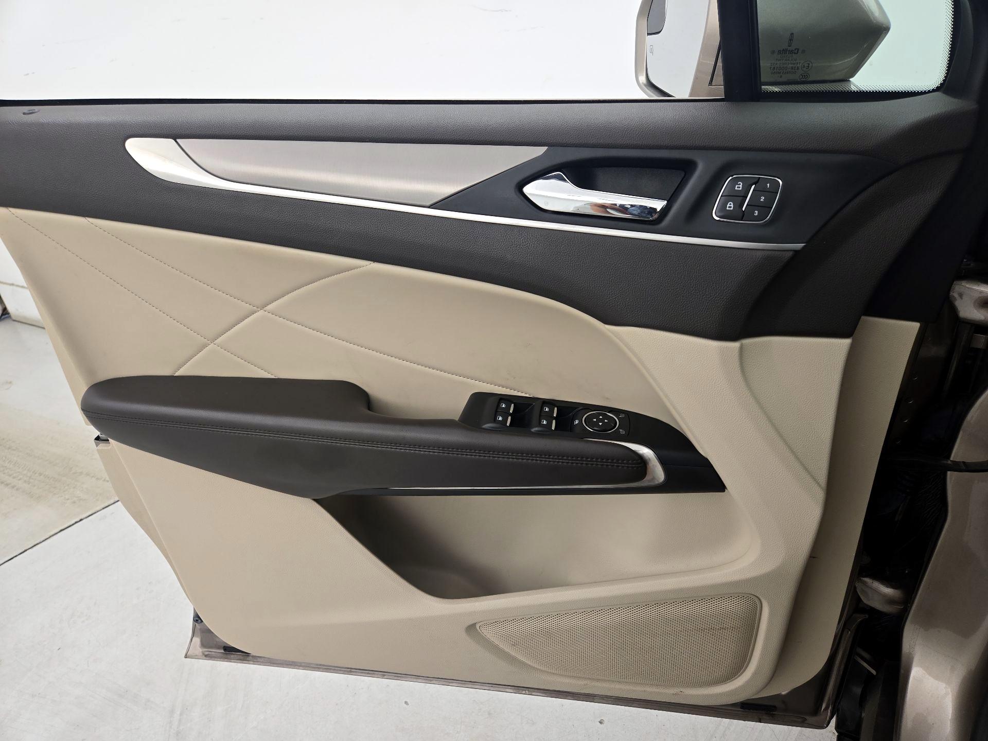 Thumbnail: 2019 Lincoln MKC - 12