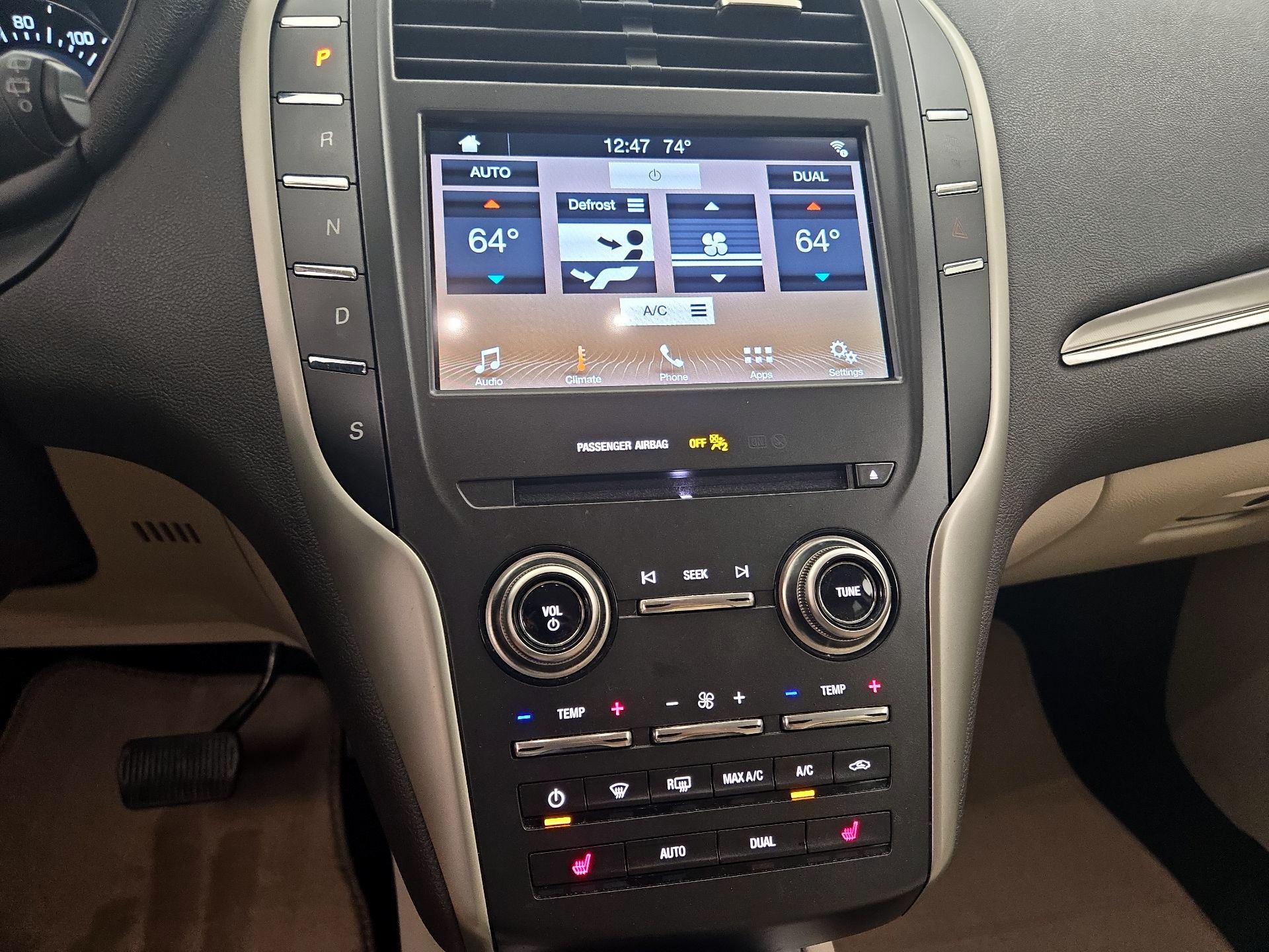 Thumbnail: 2019 Lincoln MKC - 16