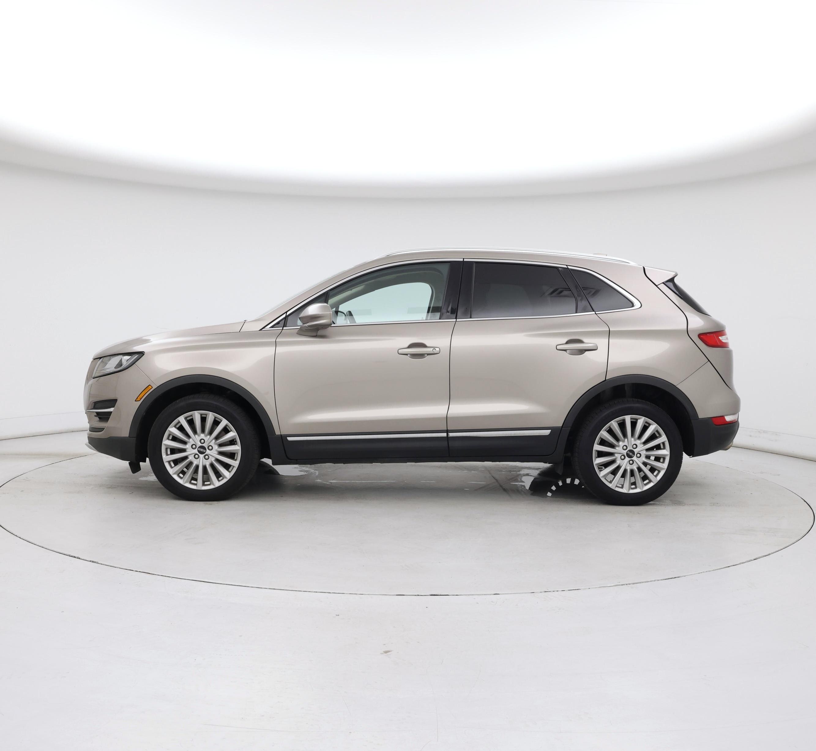 Thumbnail: 2019 Lincoln MKC - 3